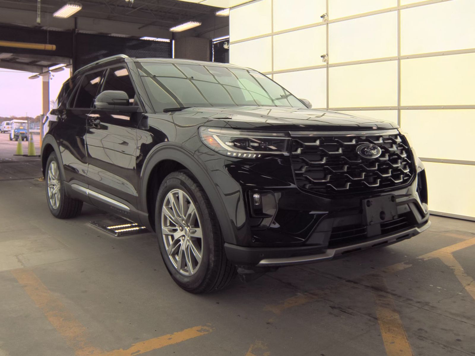 2025 Ford Explorer Platinum RWD