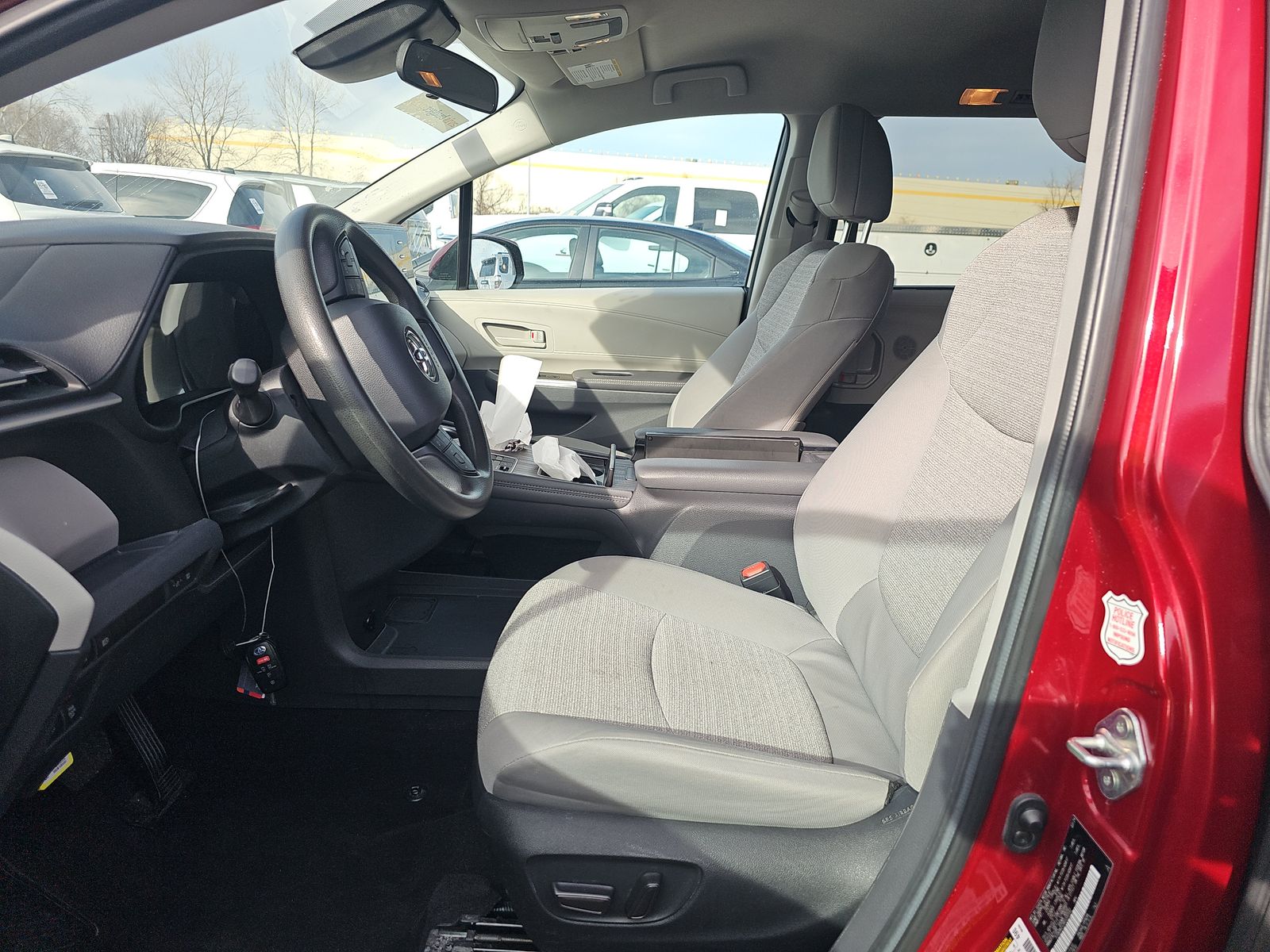 2024 Toyota Sienna LE FWD