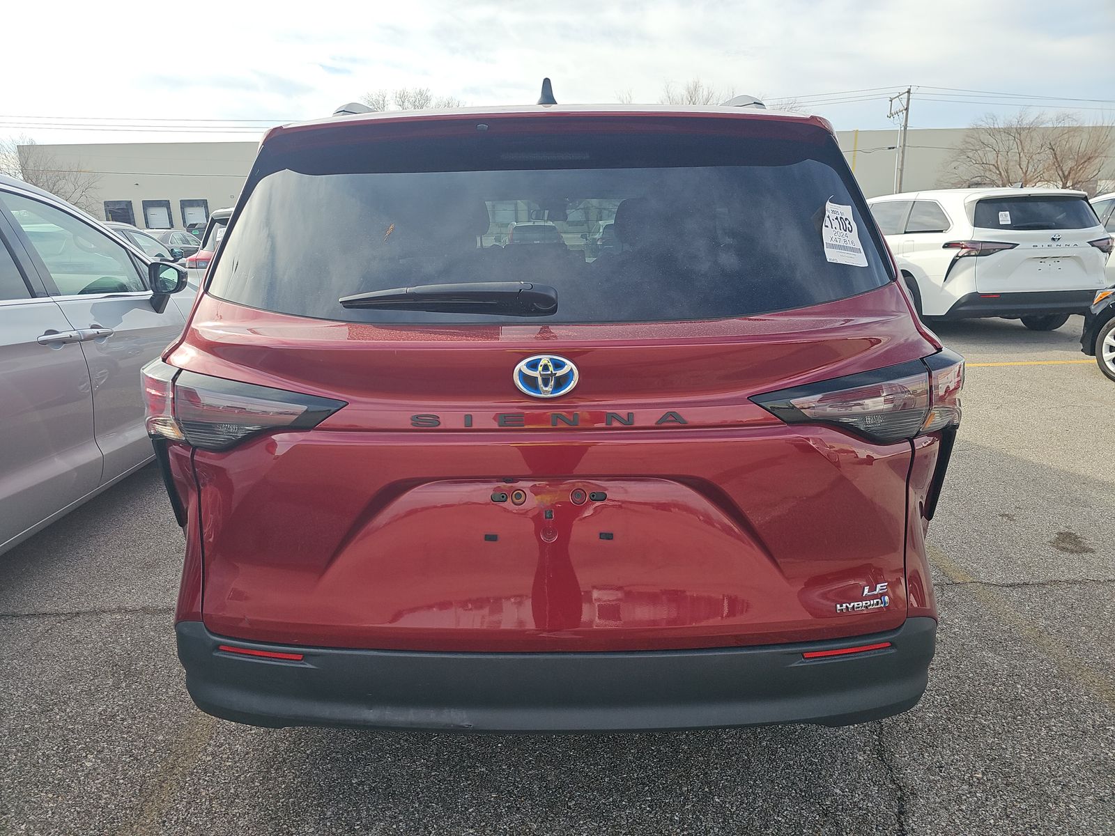 2024 Toyota Sienna LE FWD