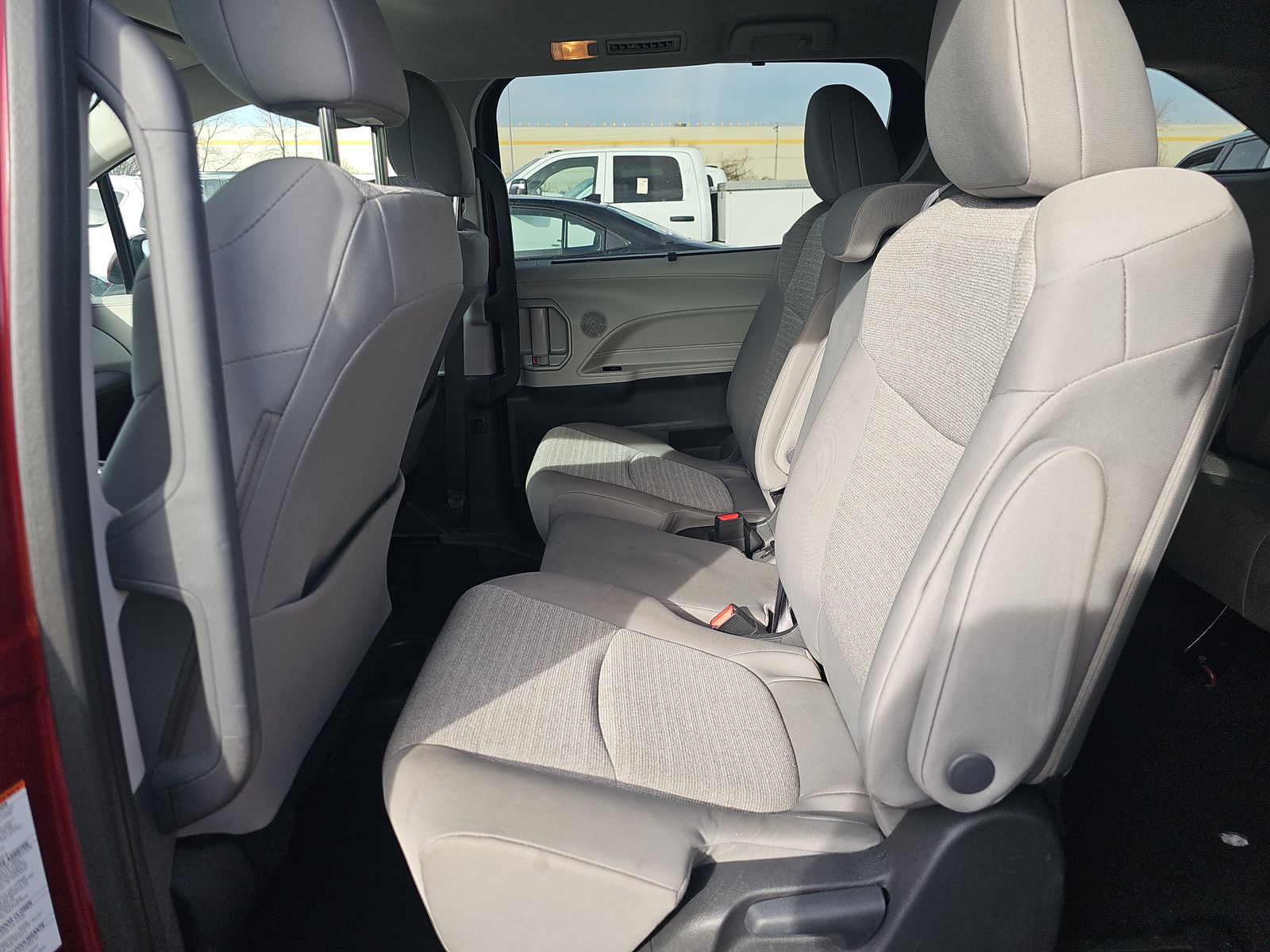 2024 Toyota Sienna LE FWD