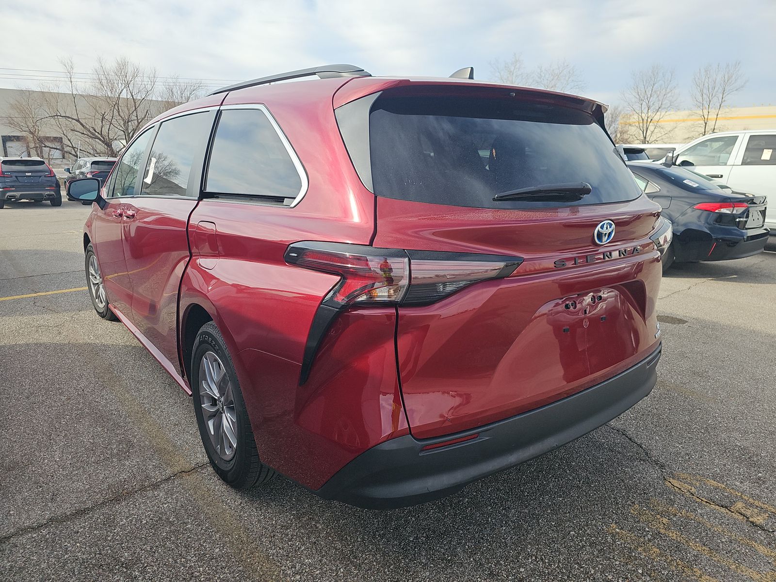2024 Toyota Sienna LE FWD