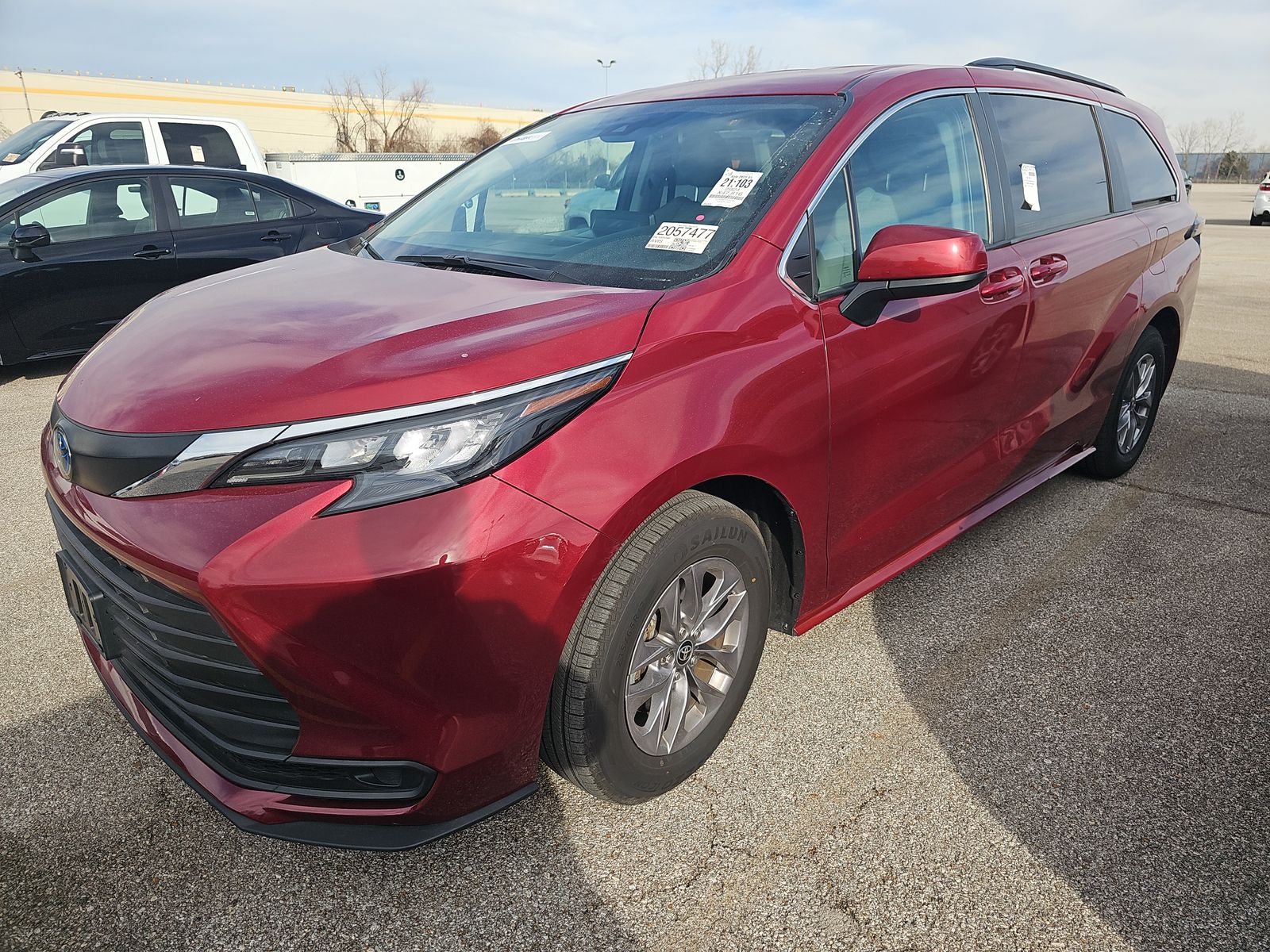 2024 Toyota Sienna LE FWD