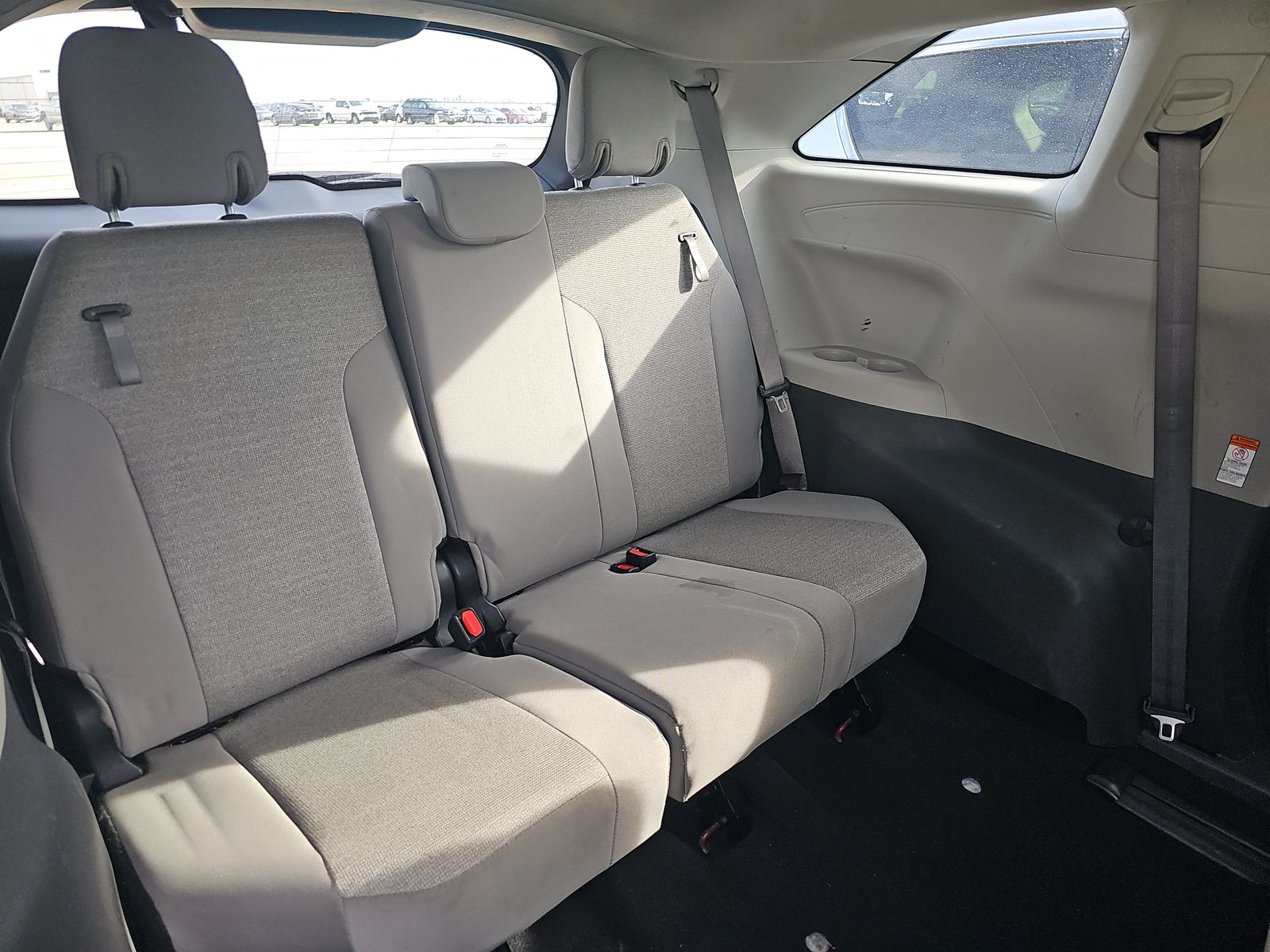 2024 Toyota Sienna LE FWD