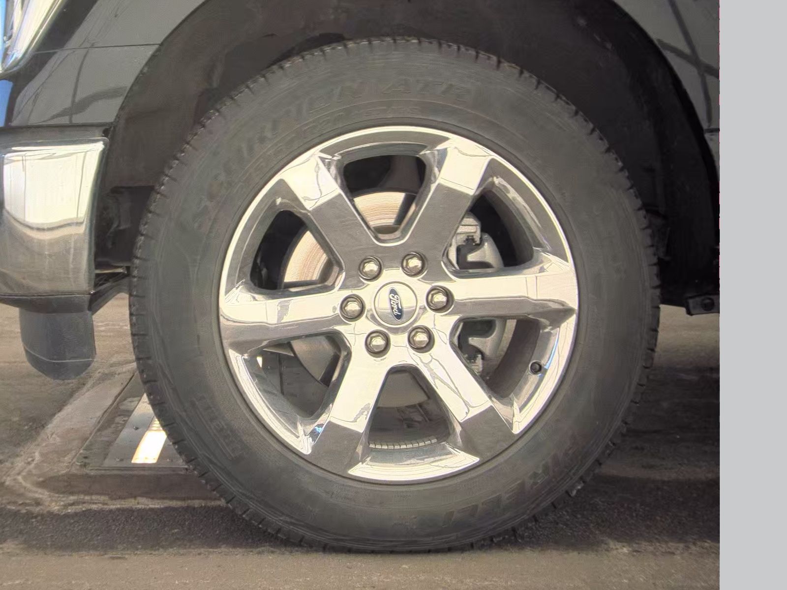 2023 Ford F-150 Lariat AWD