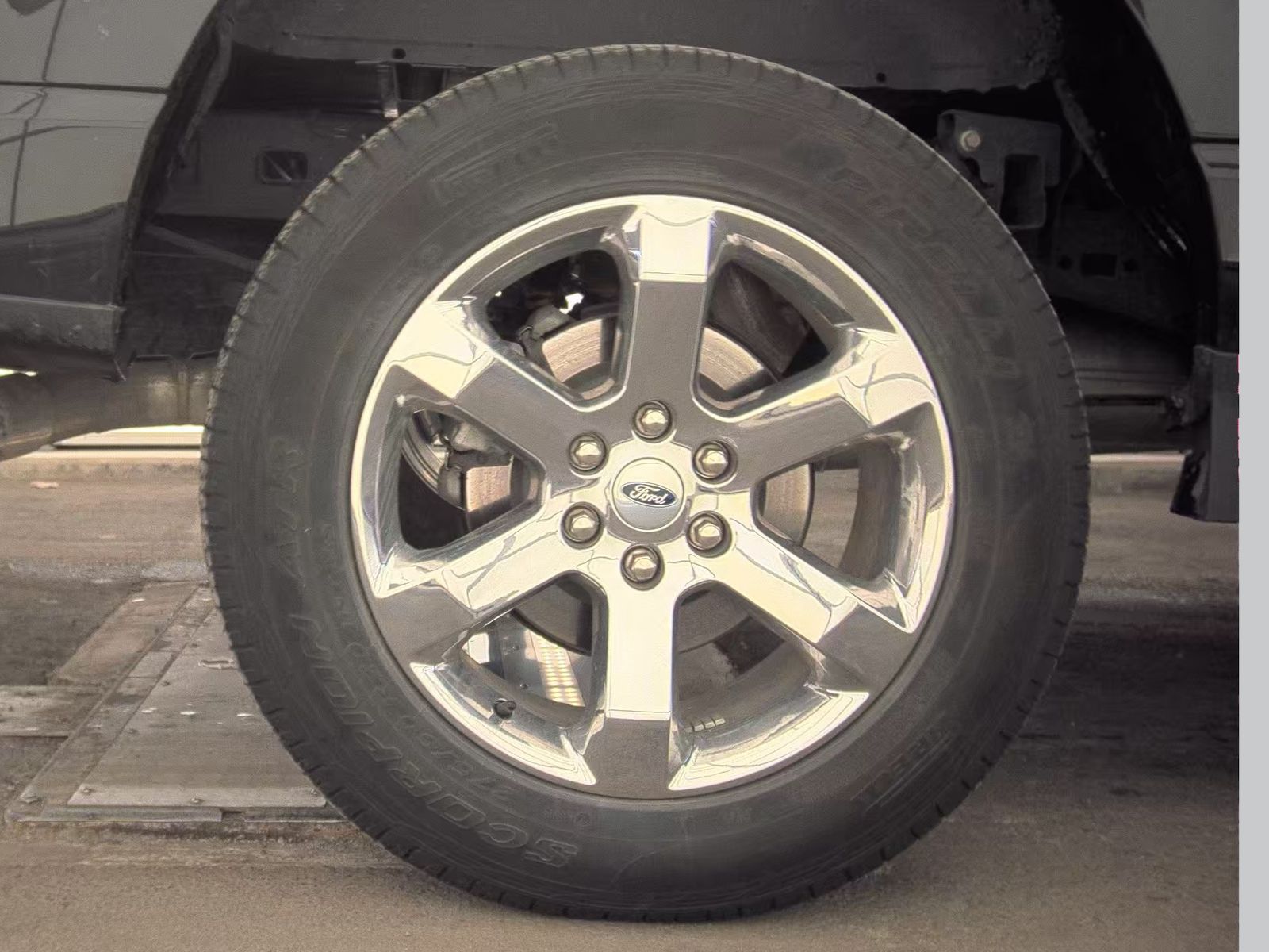 2023 Ford F-150 Lariat AWD