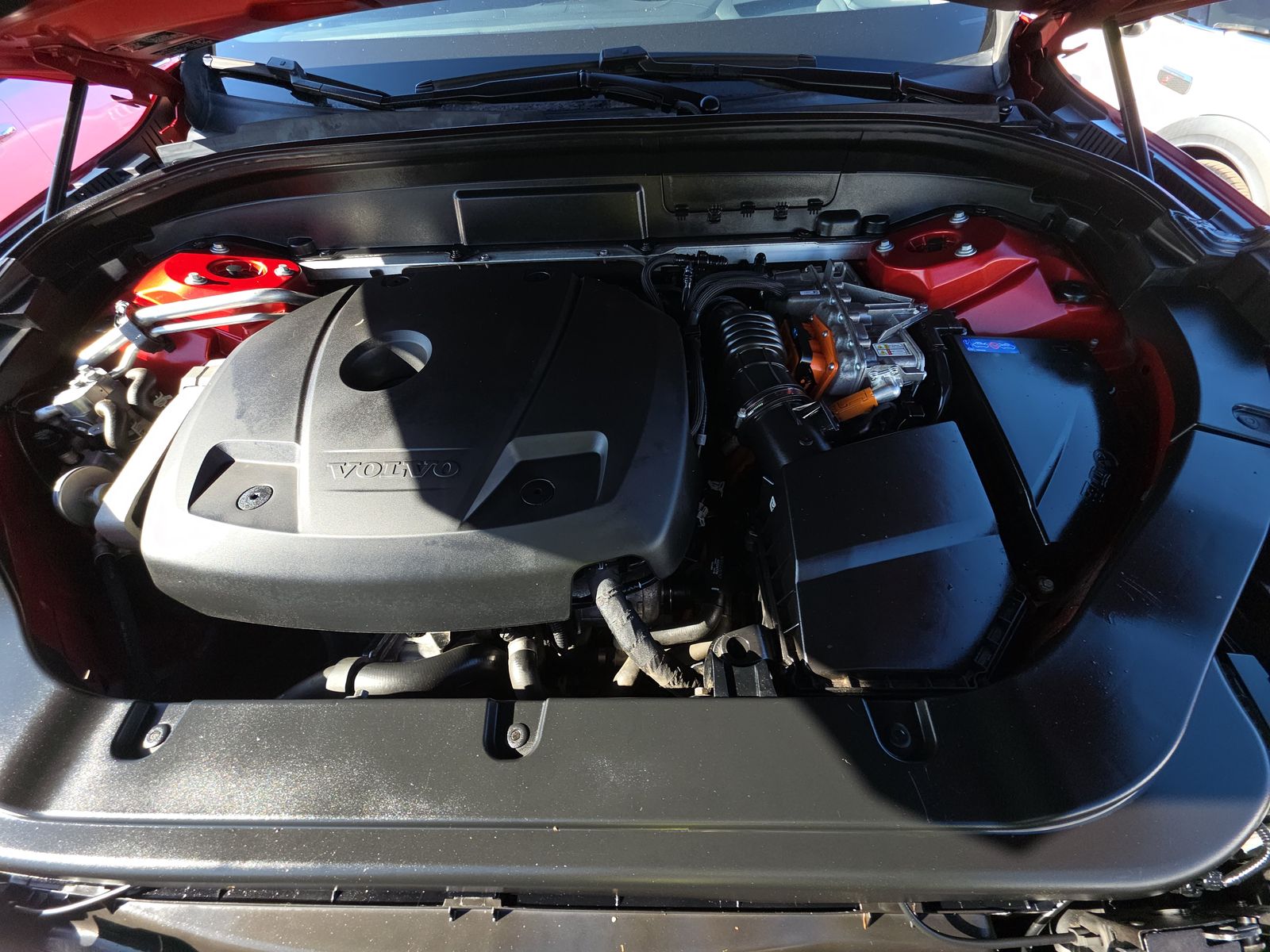 2019 Volvo XC60 Plug-In Hybrid T8 Inscription AWD