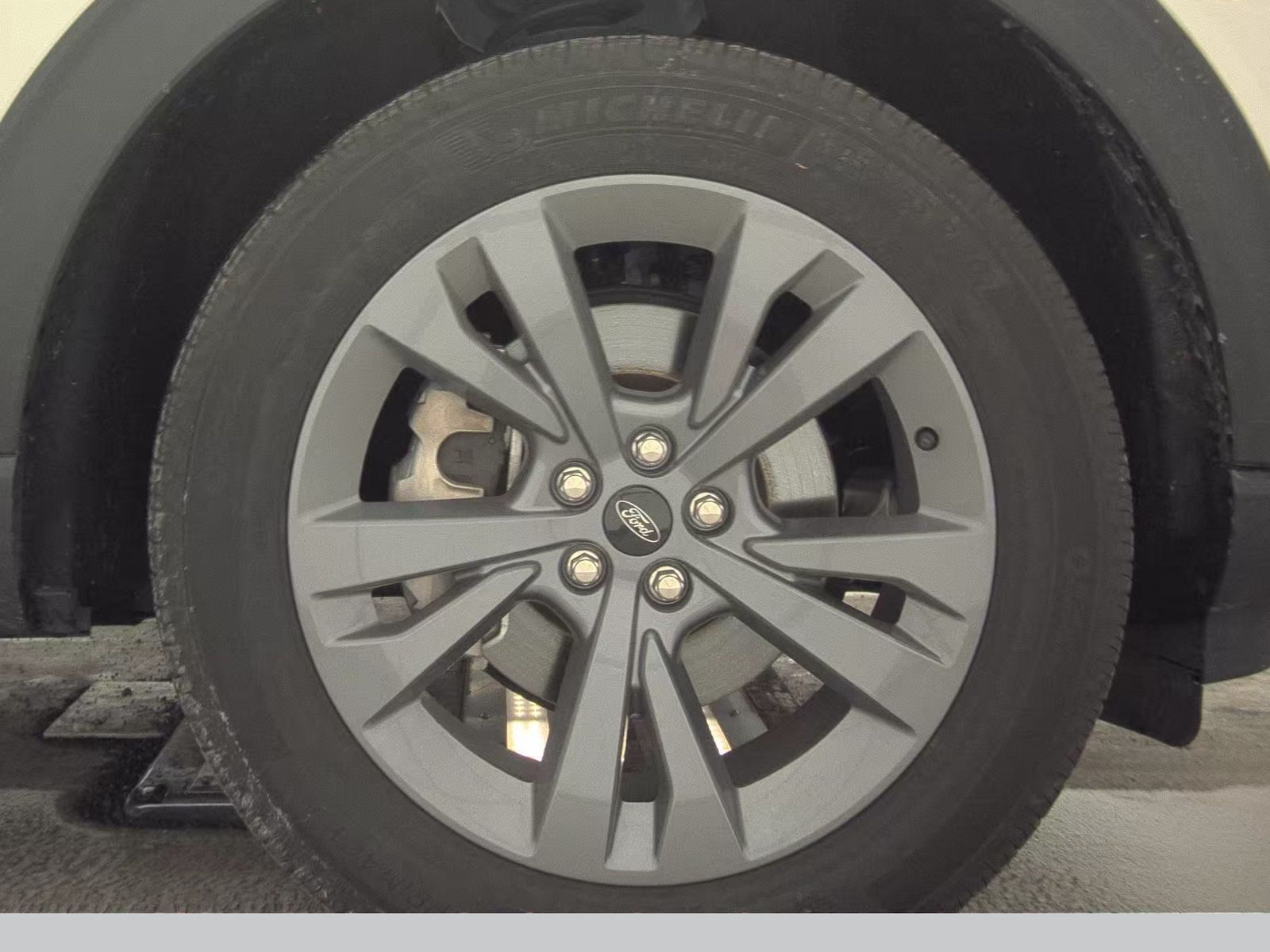 2023 Ford Explorer XLT AWD