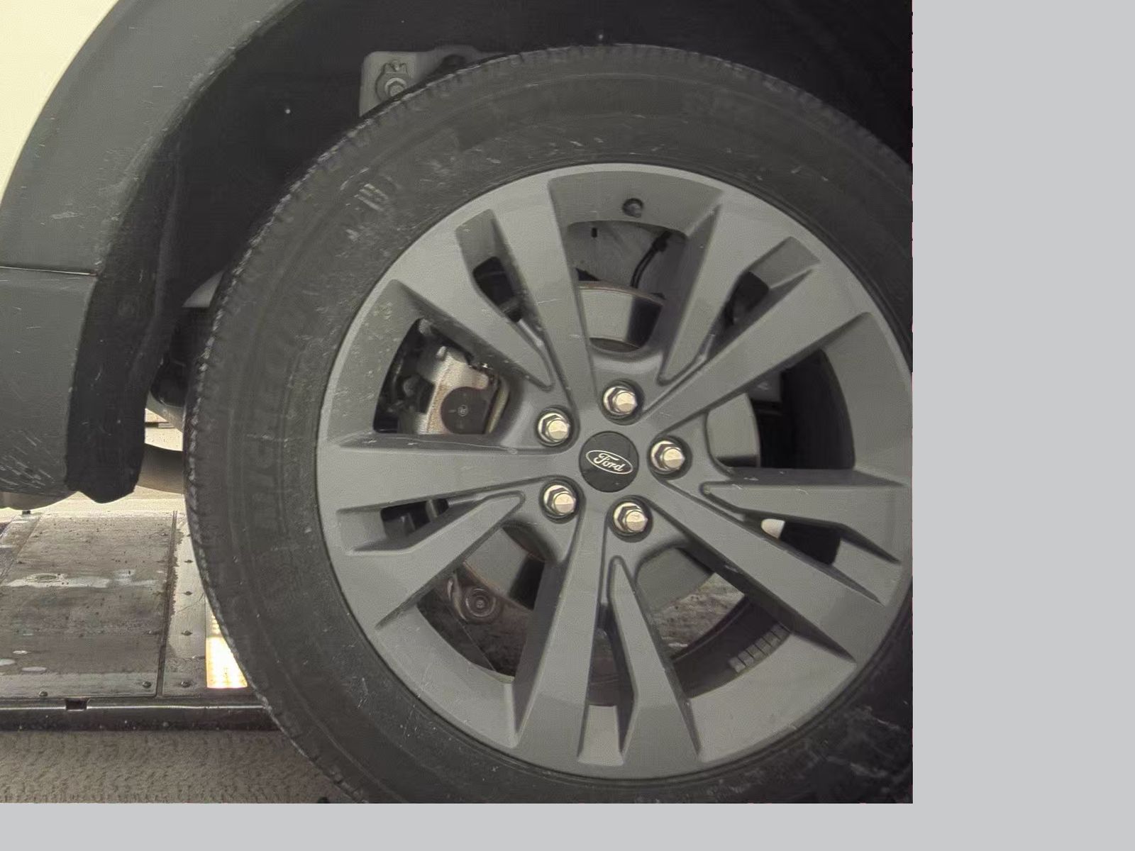 2023 Ford Explorer XLT AWD