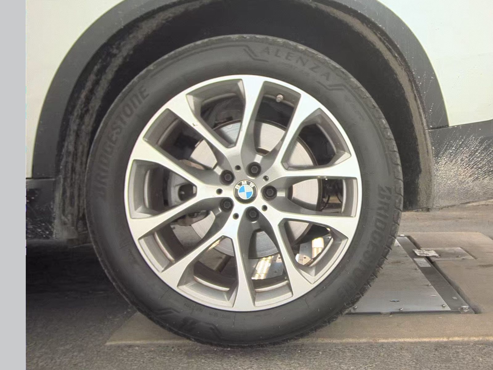 2025 BMW X5 sDrive40i RWD