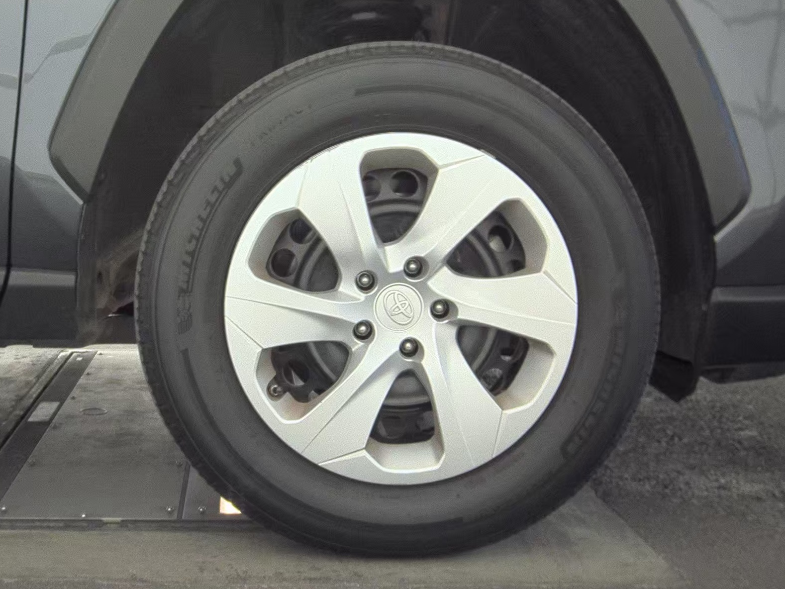 2024 Toyota RAV4 LE AWD