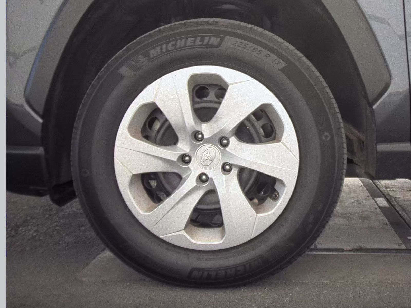 2024 Toyota RAV4 LE AWD