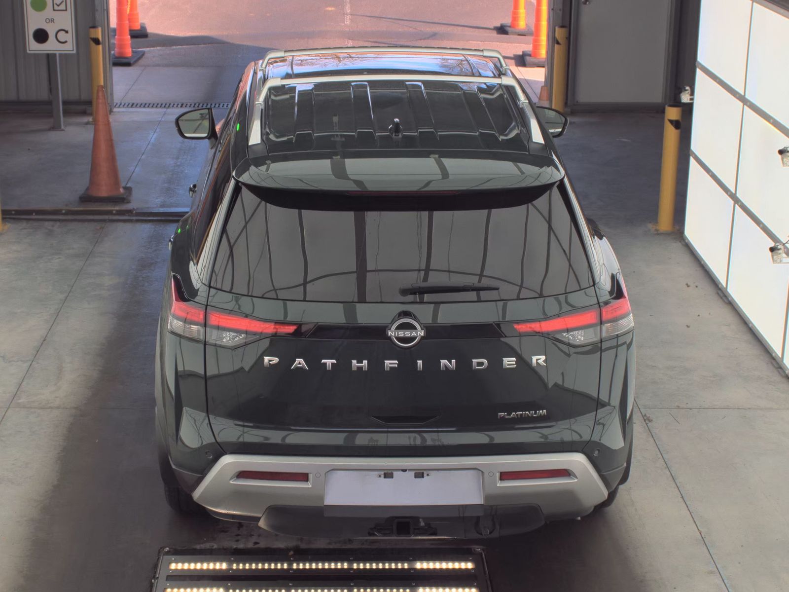 2024 Nissan Pathfinder Platinum FWD