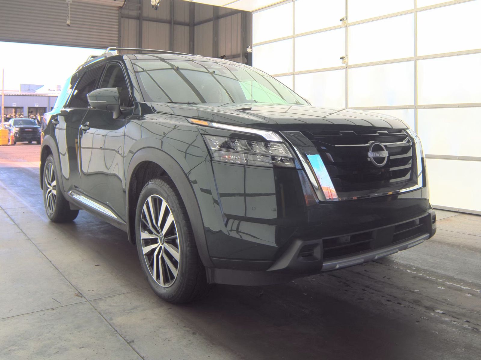 2024 Nissan Pathfinder Platinum FWD