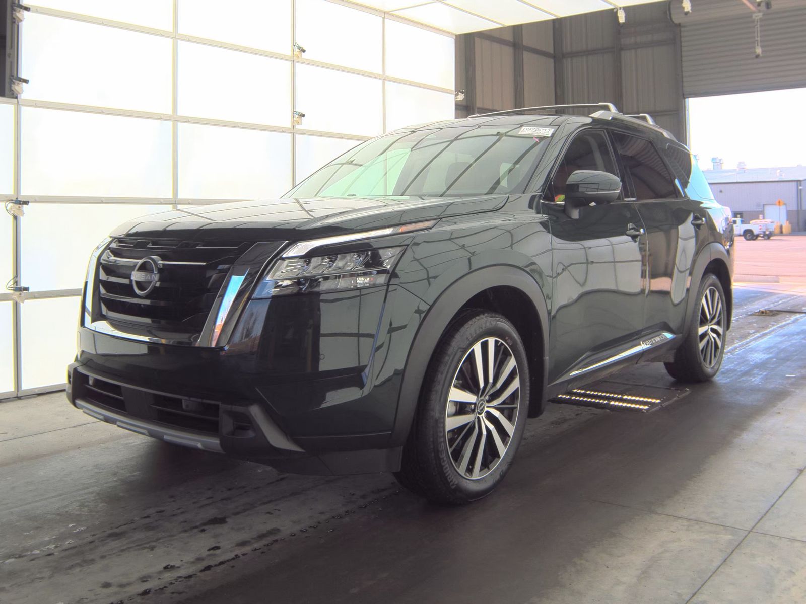 2024 Nissan Pathfinder Platinum FWD