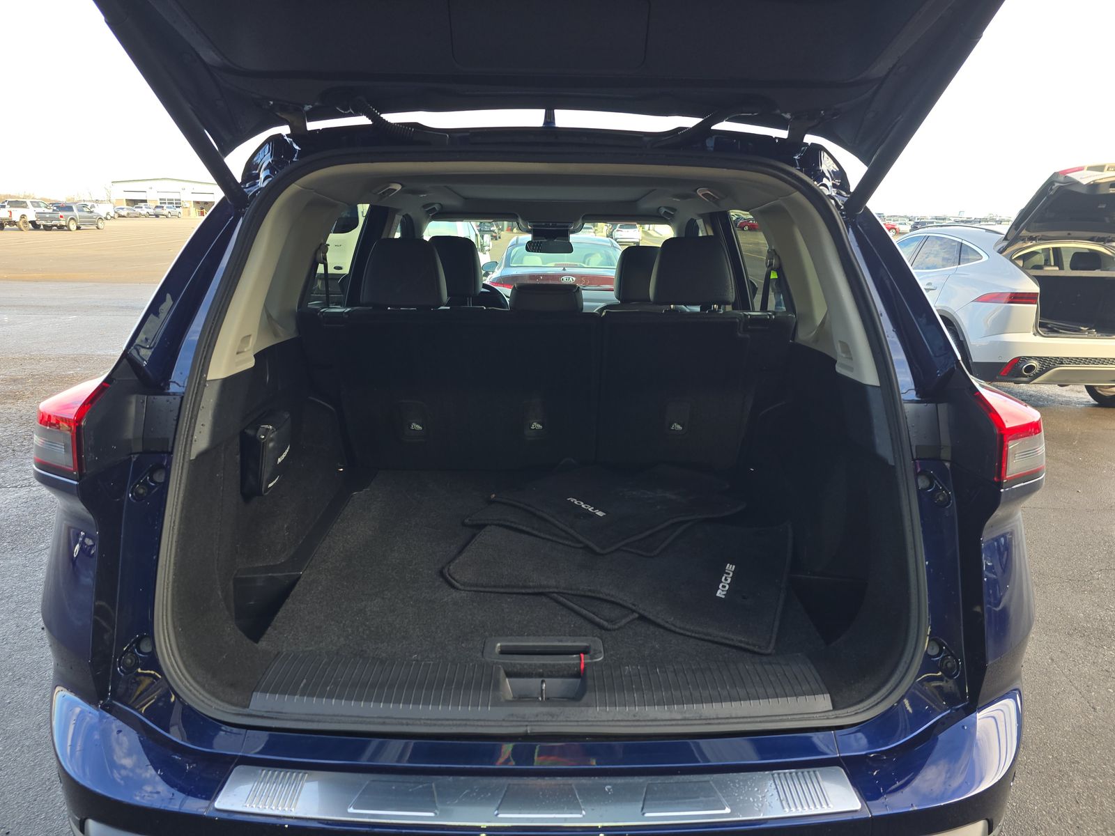 2024 Nissan Rogue SV FWD