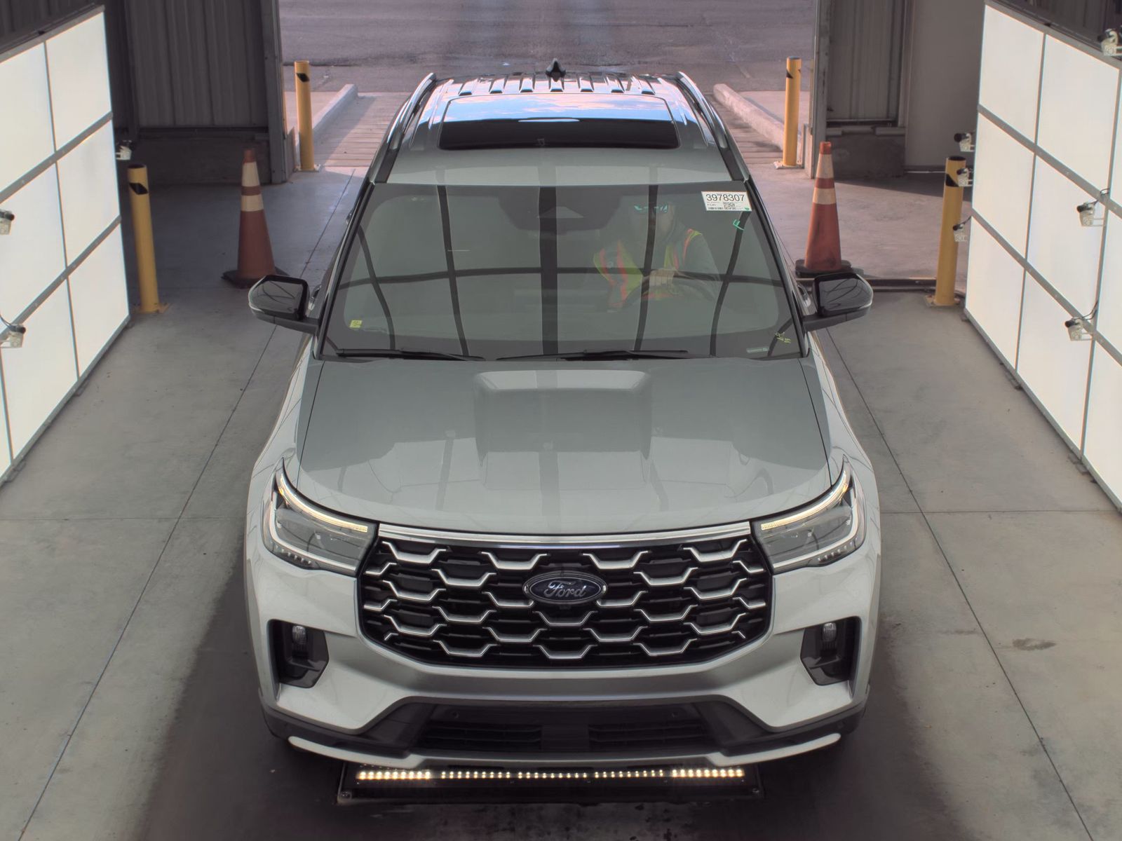 2025 Ford Explorer Platinum RWD