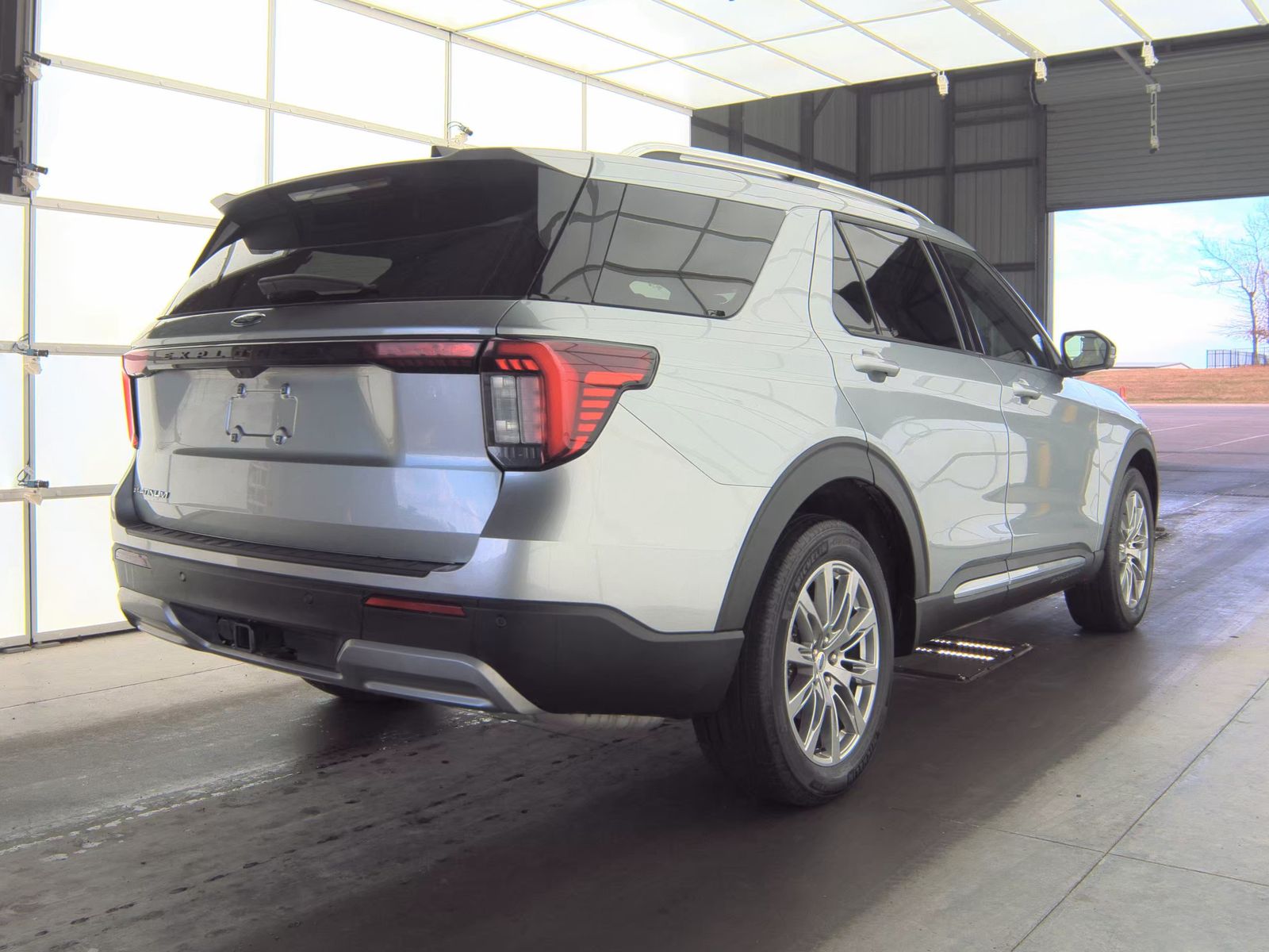 2025 Ford Explorer Platinum RWD