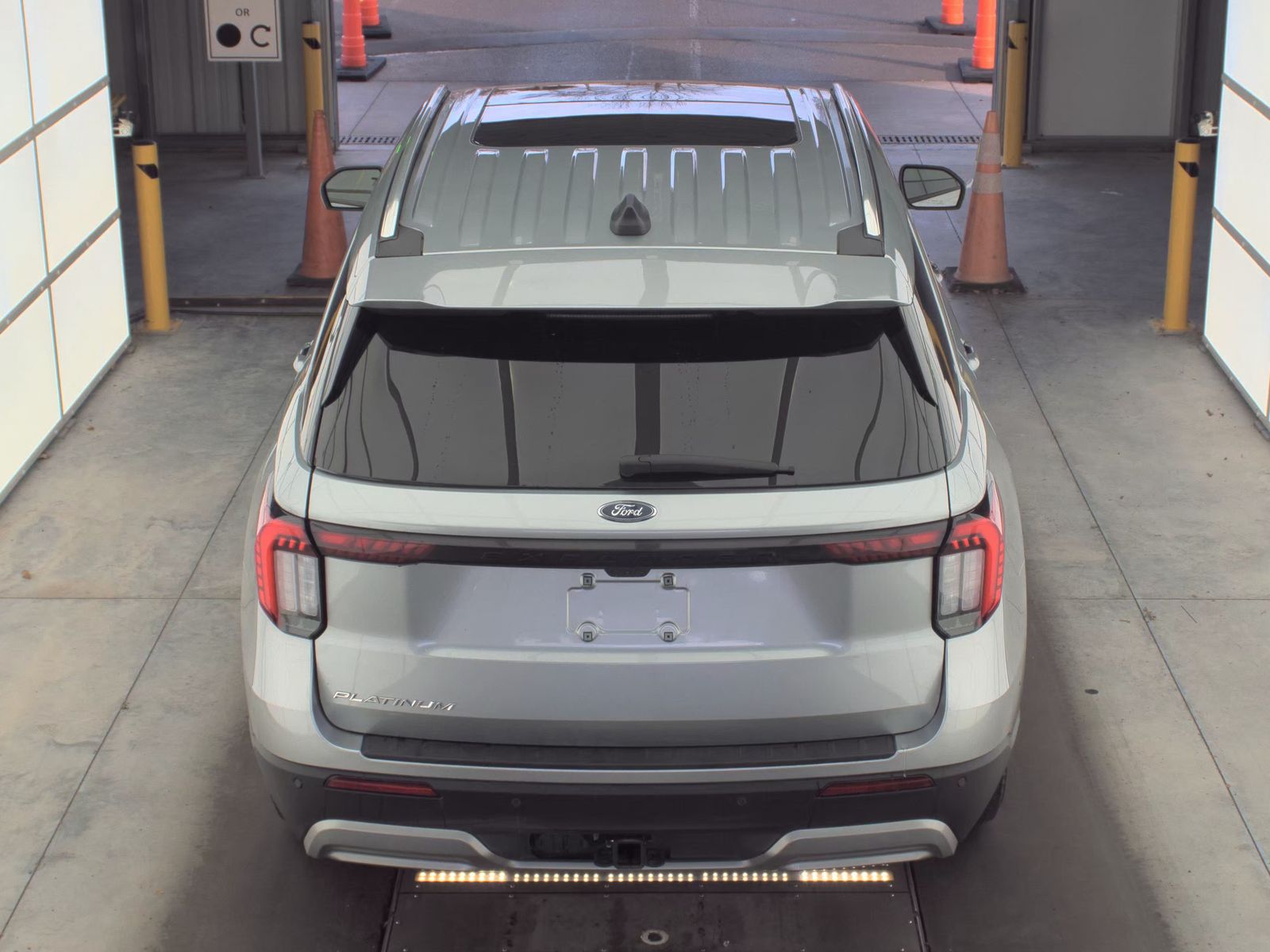 2025 Ford Explorer Platinum RWD