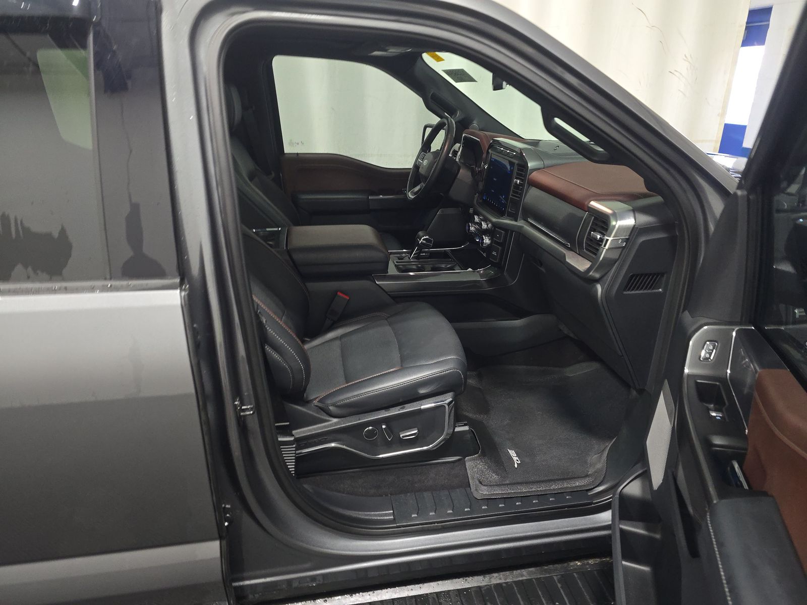 2023 Ford F-150 Lariat AWD