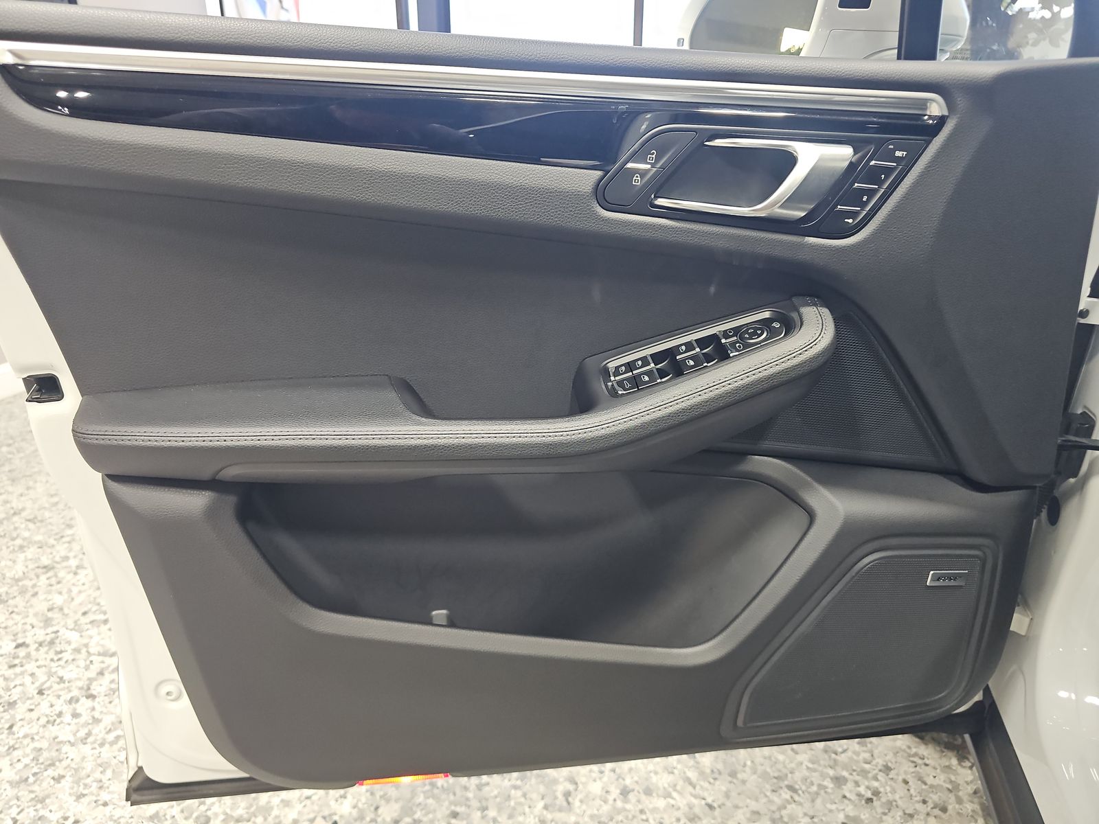 2023 Porsche Macan Base AWD