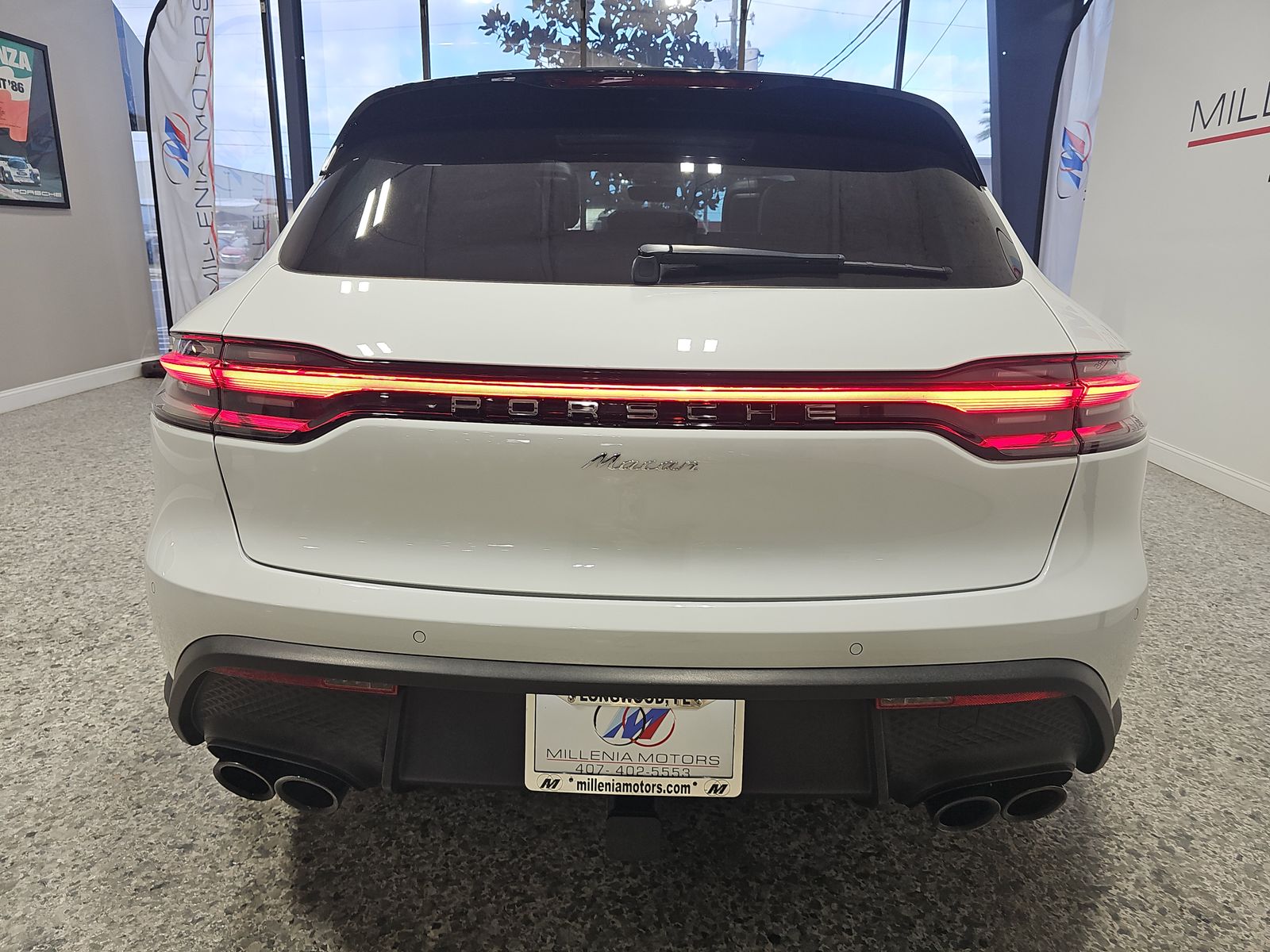 2023 Porsche Macan Base AWD