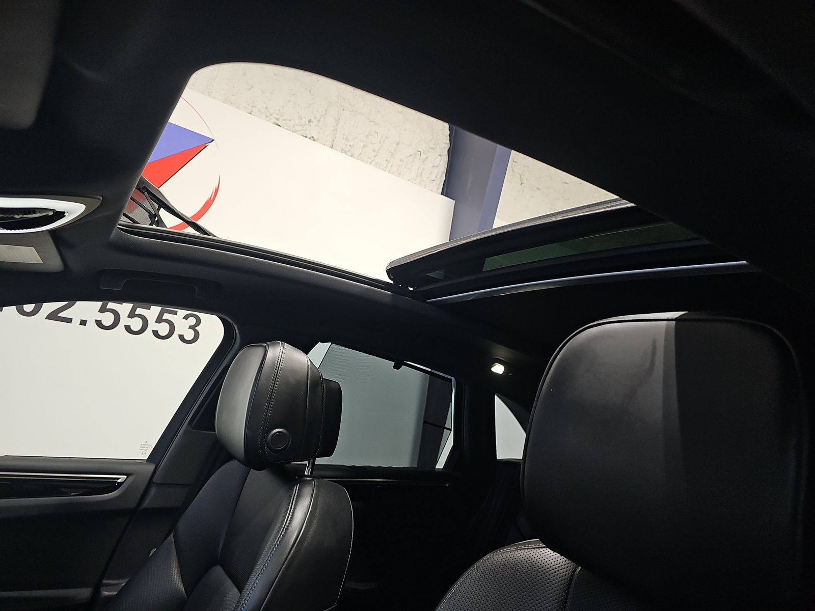 2023 Porsche Macan Base AWD