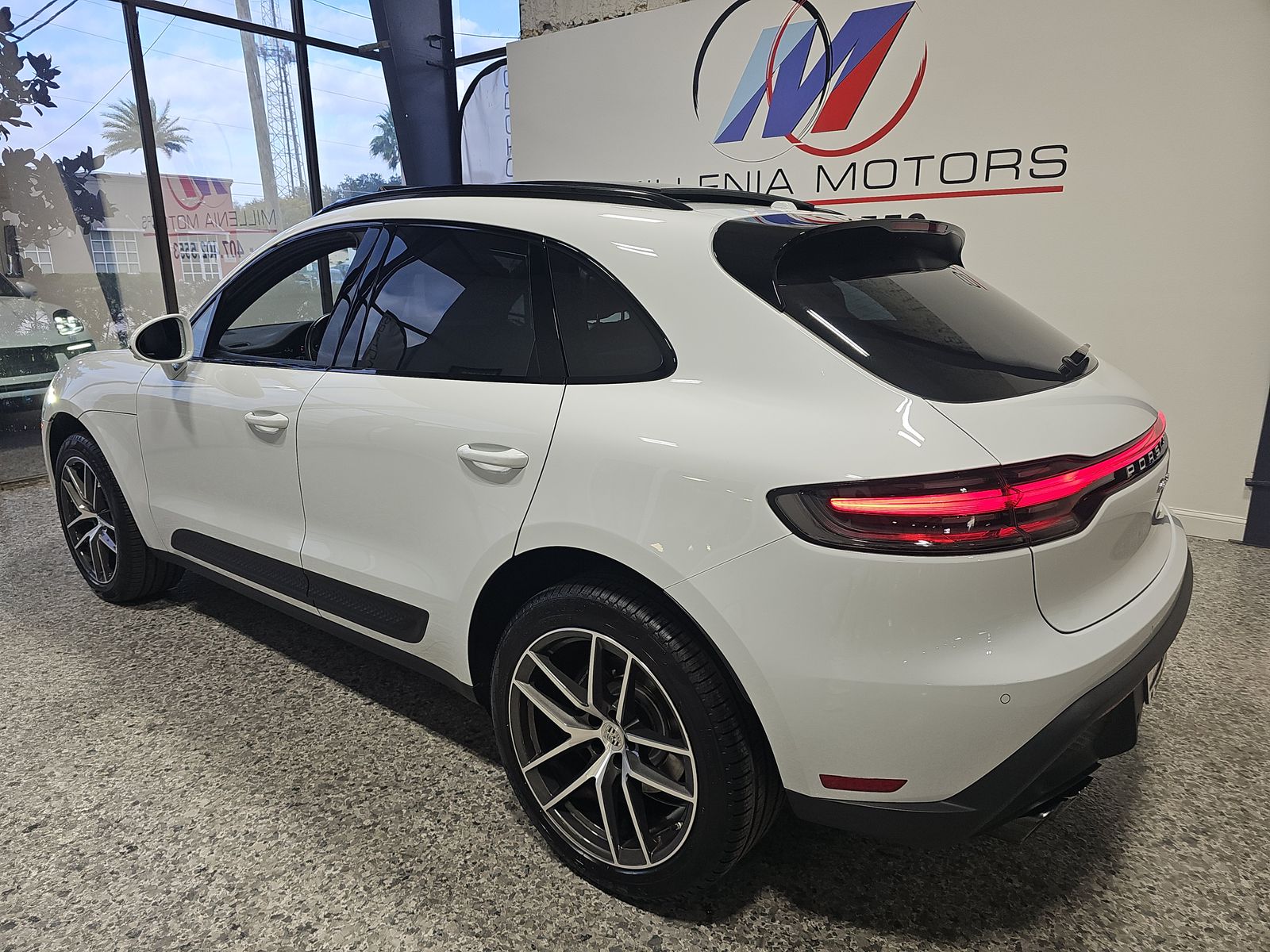 2023 Porsche Macan Base AWD