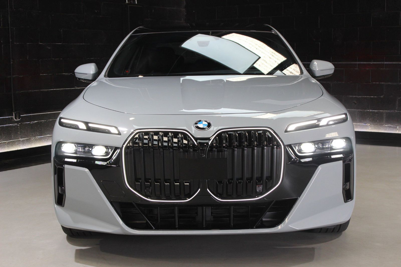 2024 BMW 7 Series 740i RWD