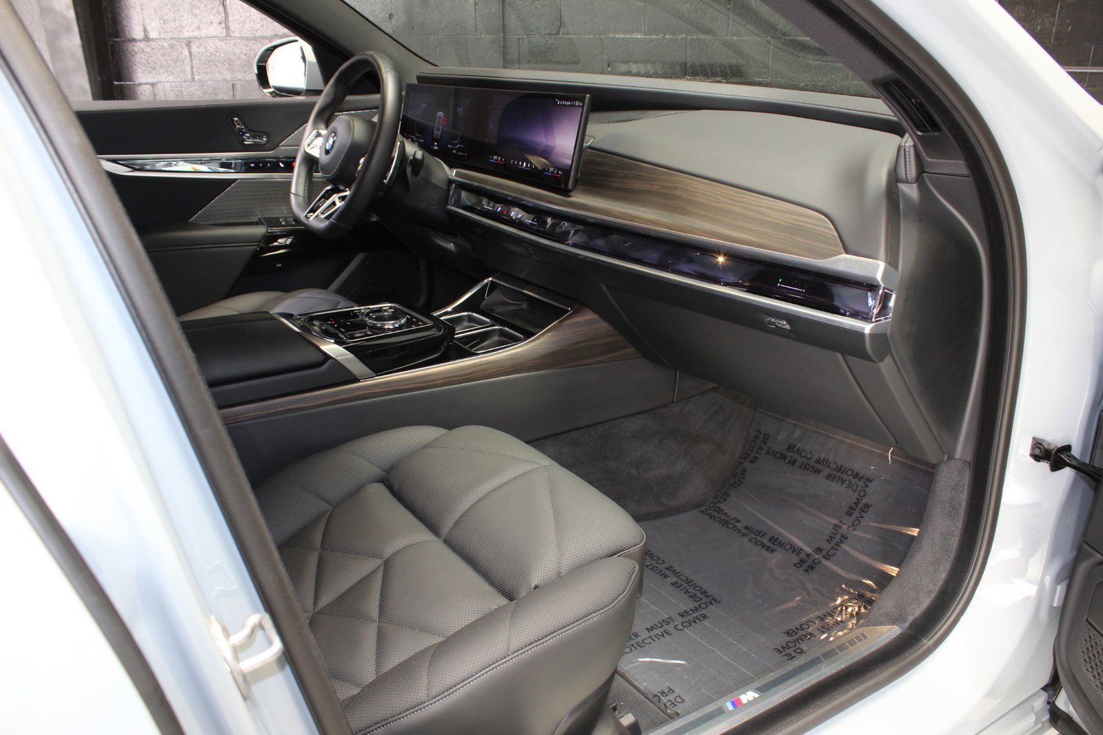 2024 BMW 7 Series 740i RWD