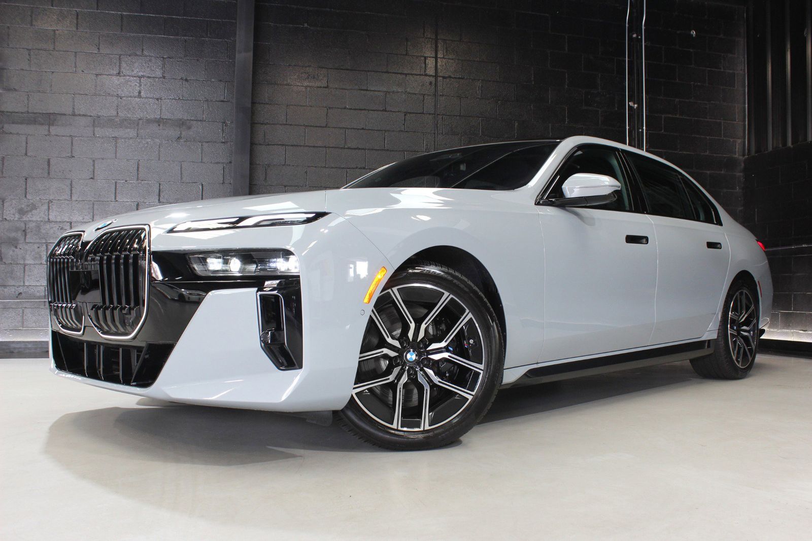 2024 BMW 7 Series 740i RWD