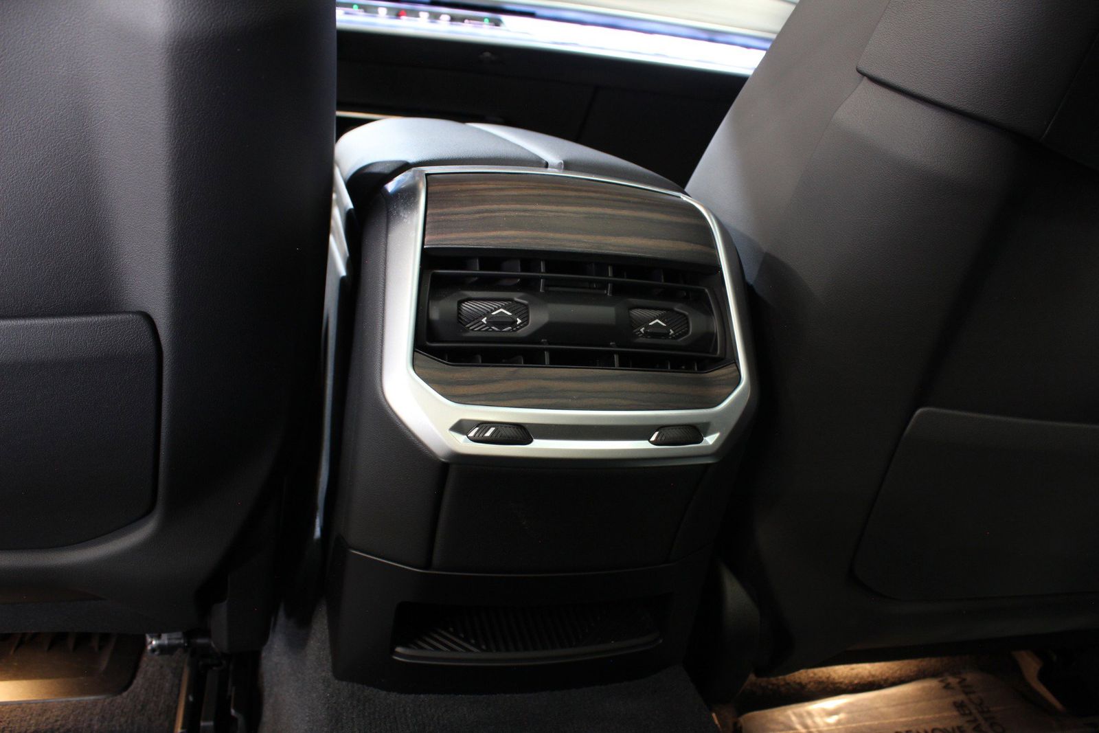 2024 BMW 7 Series 740i RWD