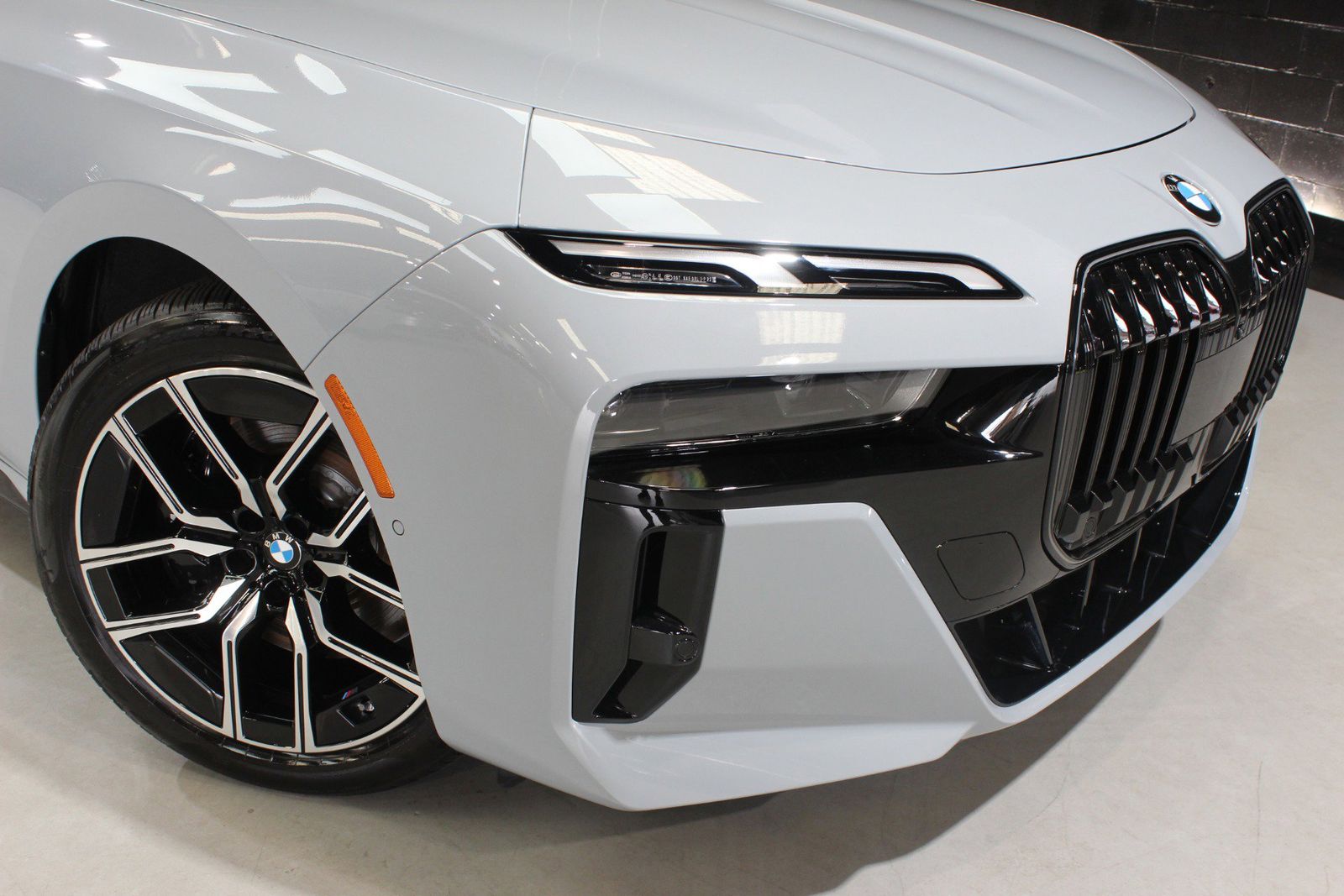 2024 BMW 7 Series 740i RWD