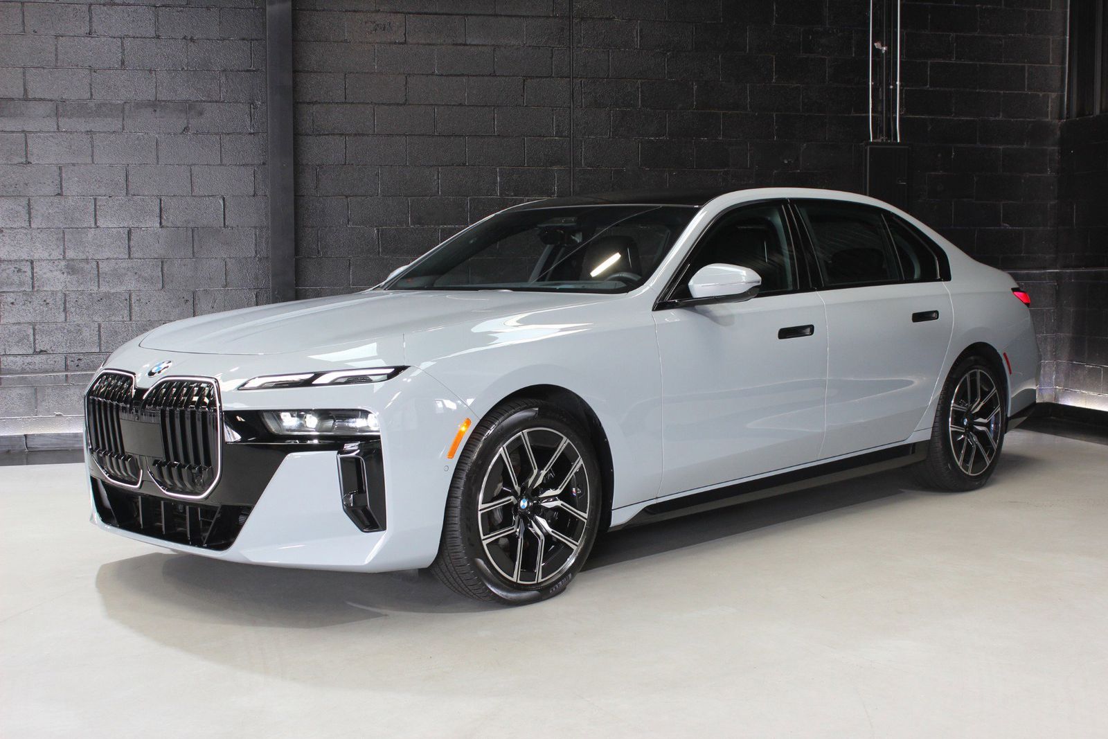 2024 BMW 7 Series 740i RWD