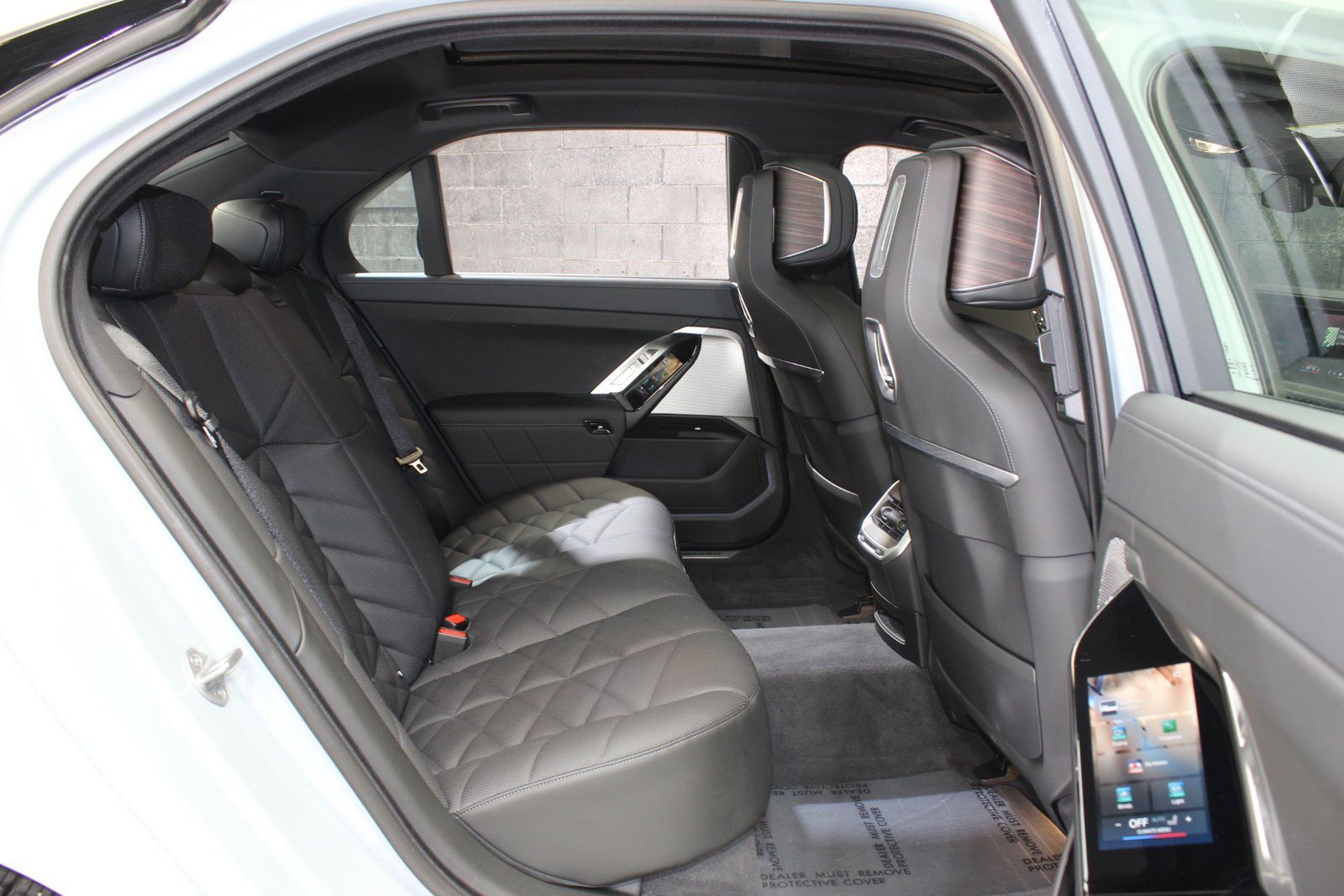 2024 BMW 7 Series 740i RWD