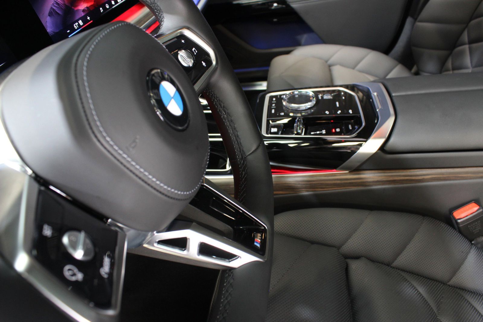 2024 BMW 7 Series 740i RWD