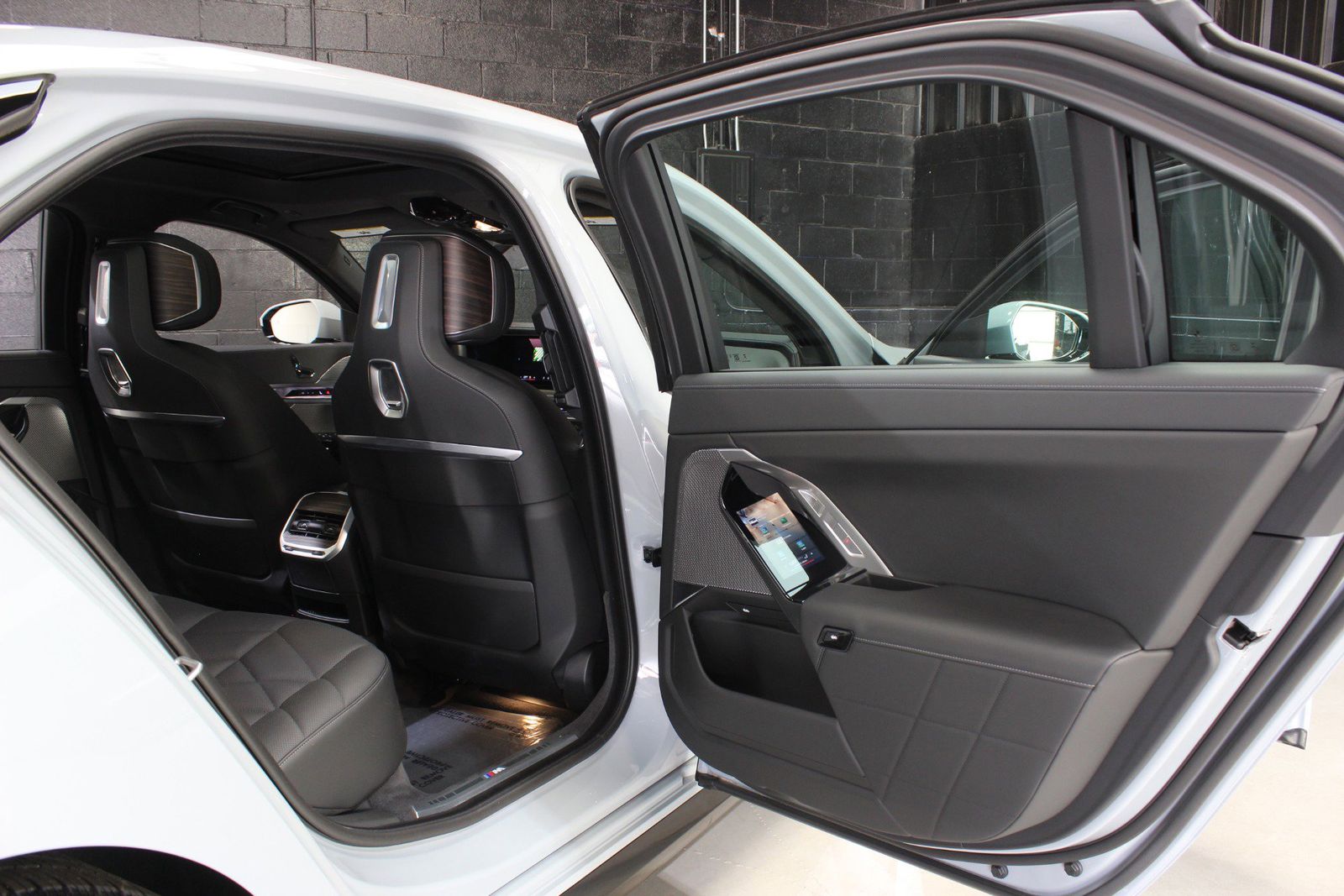 2024 BMW 7 Series 740i RWD