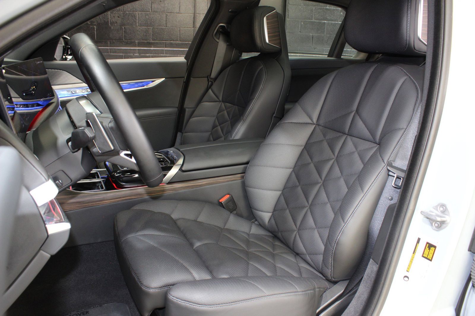 2024 BMW 7 Series 740i RWD