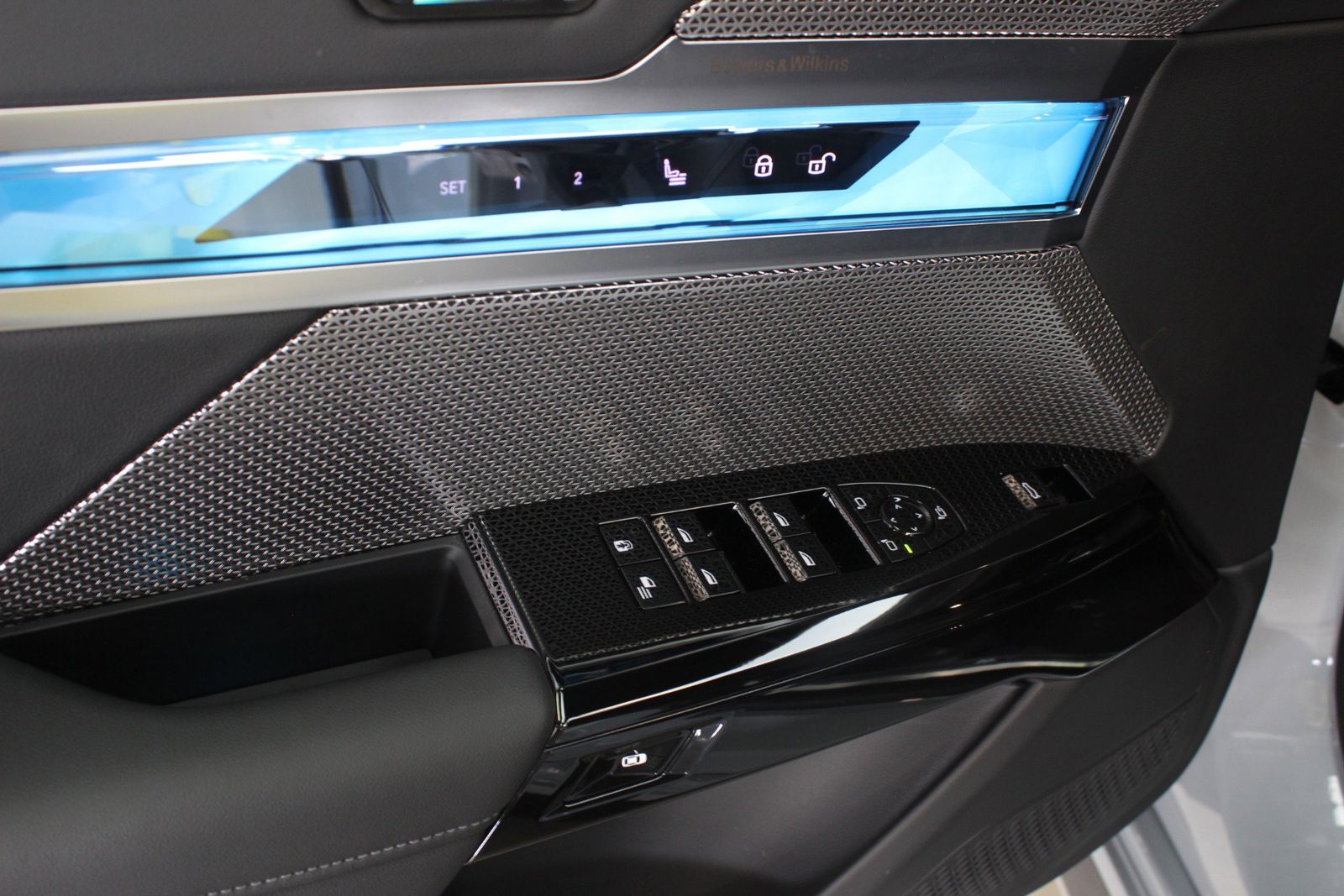 2024 BMW 7 Series 740i RWD