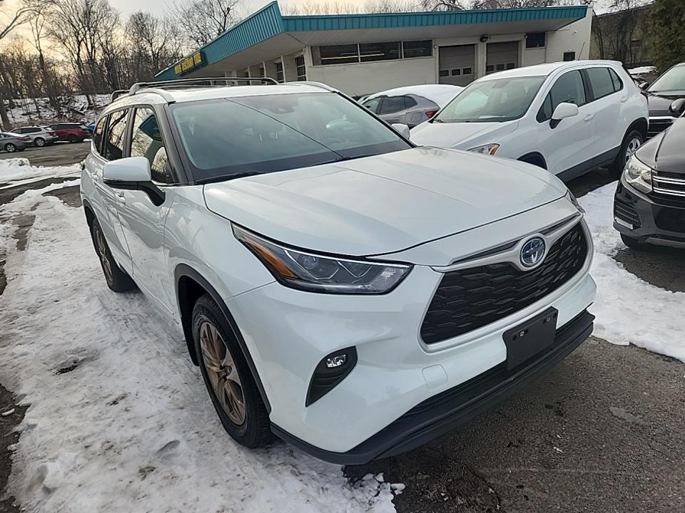 2023 Toyota Highlander Hybrid Bronze Edition AWD