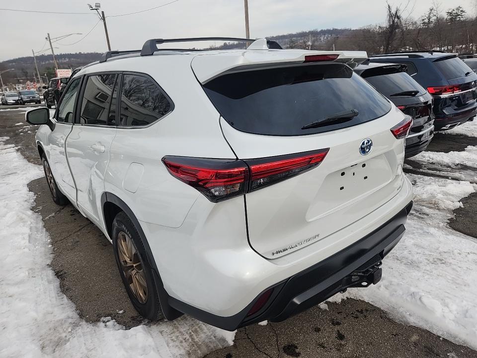 2023 Toyota Highlander Hybrid Bronze Edition AWD