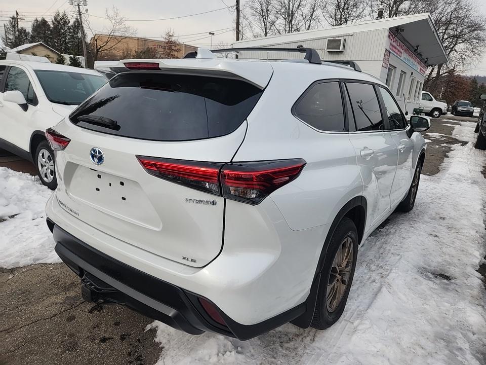 2023 Toyota Highlander Hybrid Bronze Edition AWD