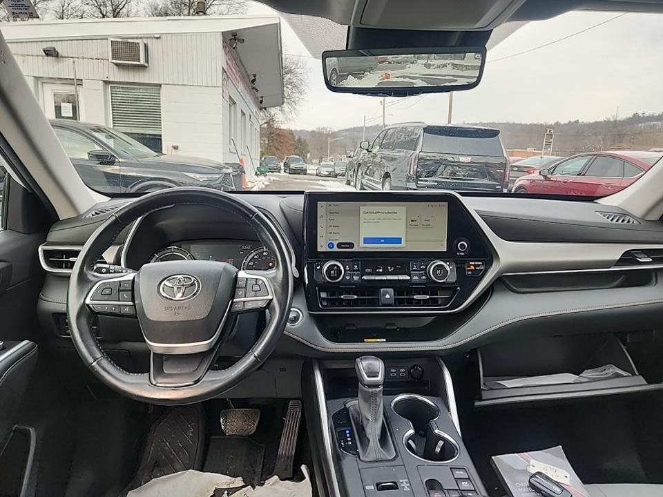 2023 Toyota Highlander Hybrid Bronze Edition AWD