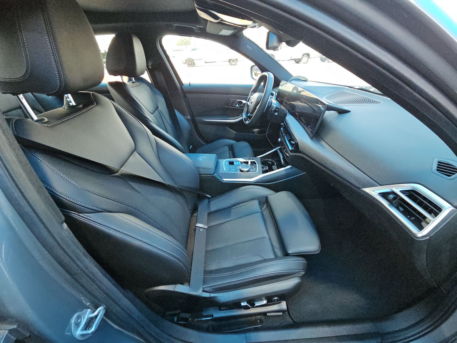 2025 BMW 3 Series 330i RWD