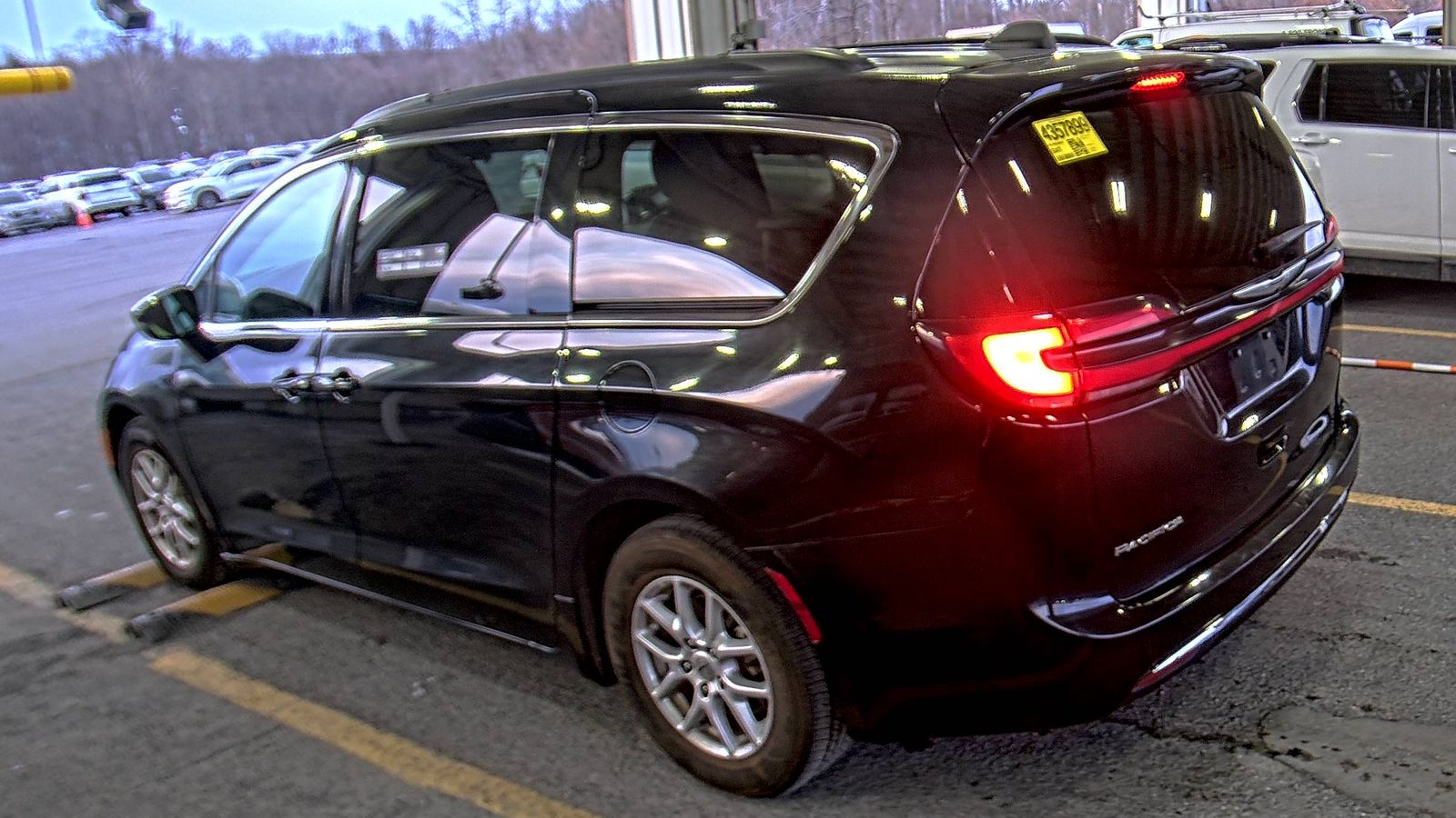 2022 Chrysler Pacifica Touring L FWD