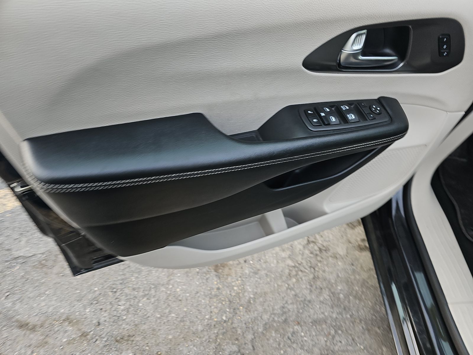 2022 Chrysler Pacifica Touring L FWD