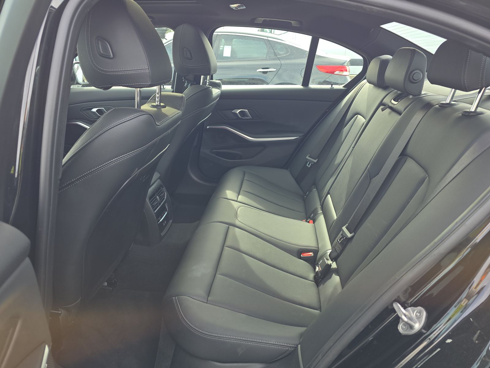 2025 BMW 3 Series 330i RWD