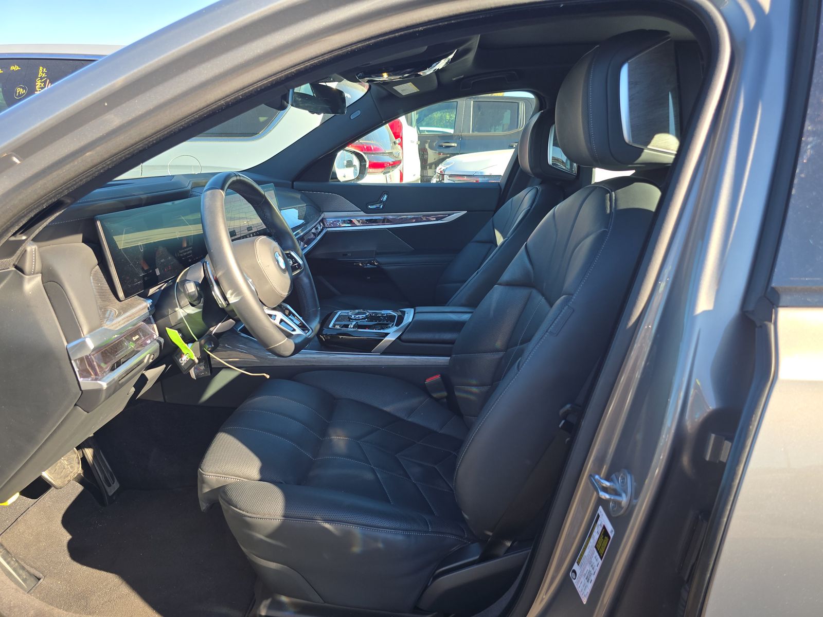 2025 BMW 7 Series 740i RWD