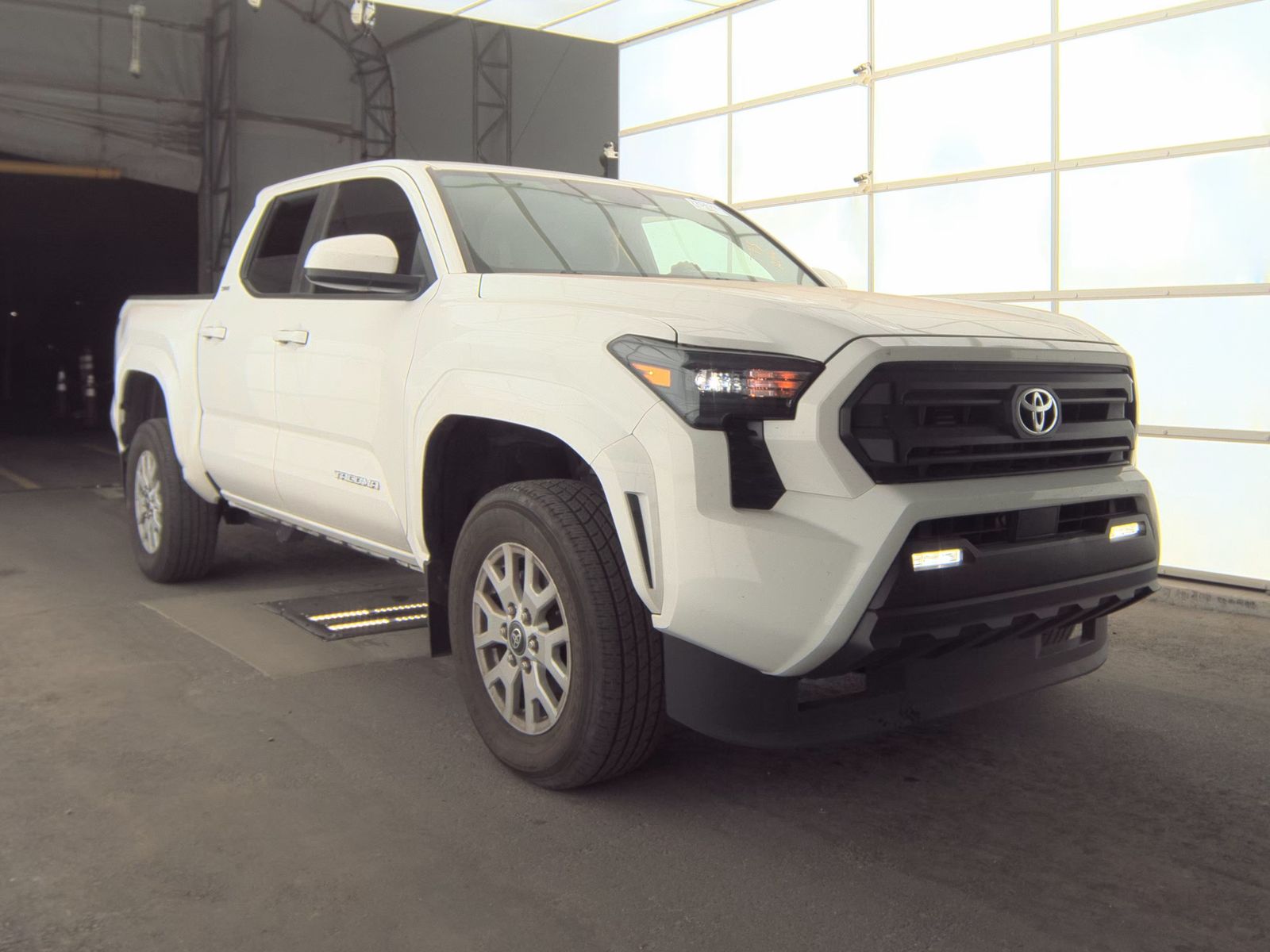 2024 Toyota Tacoma SR5 AWD