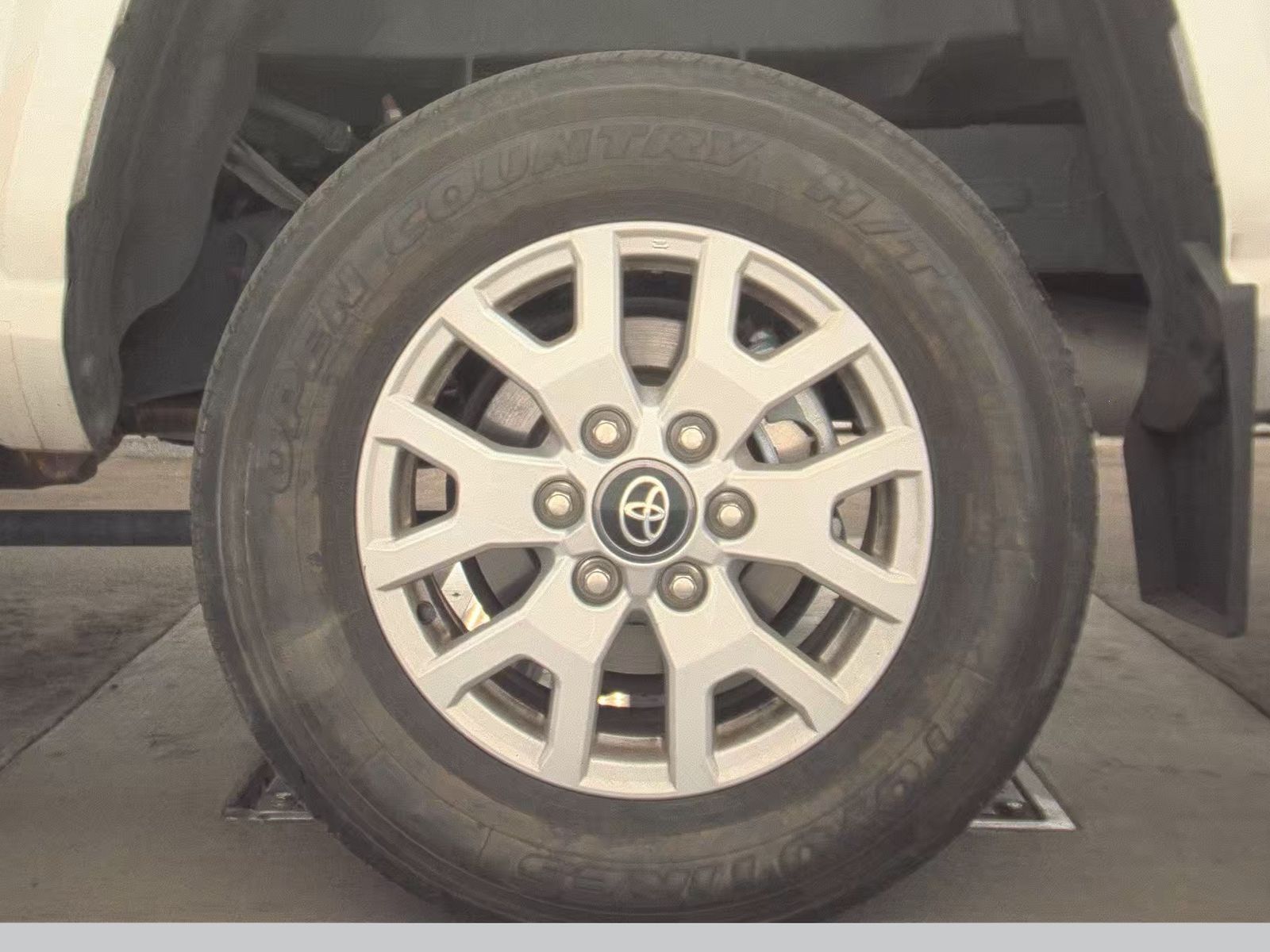 2024 Toyota Tacoma SR5 AWD