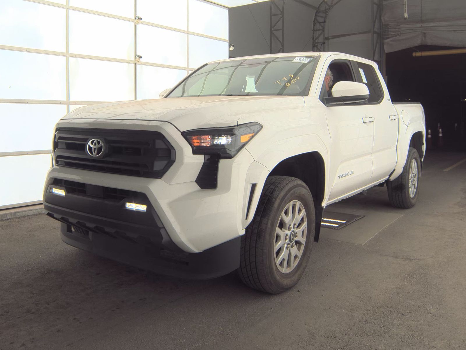 2024 Toyota Tacoma SR5 AWD